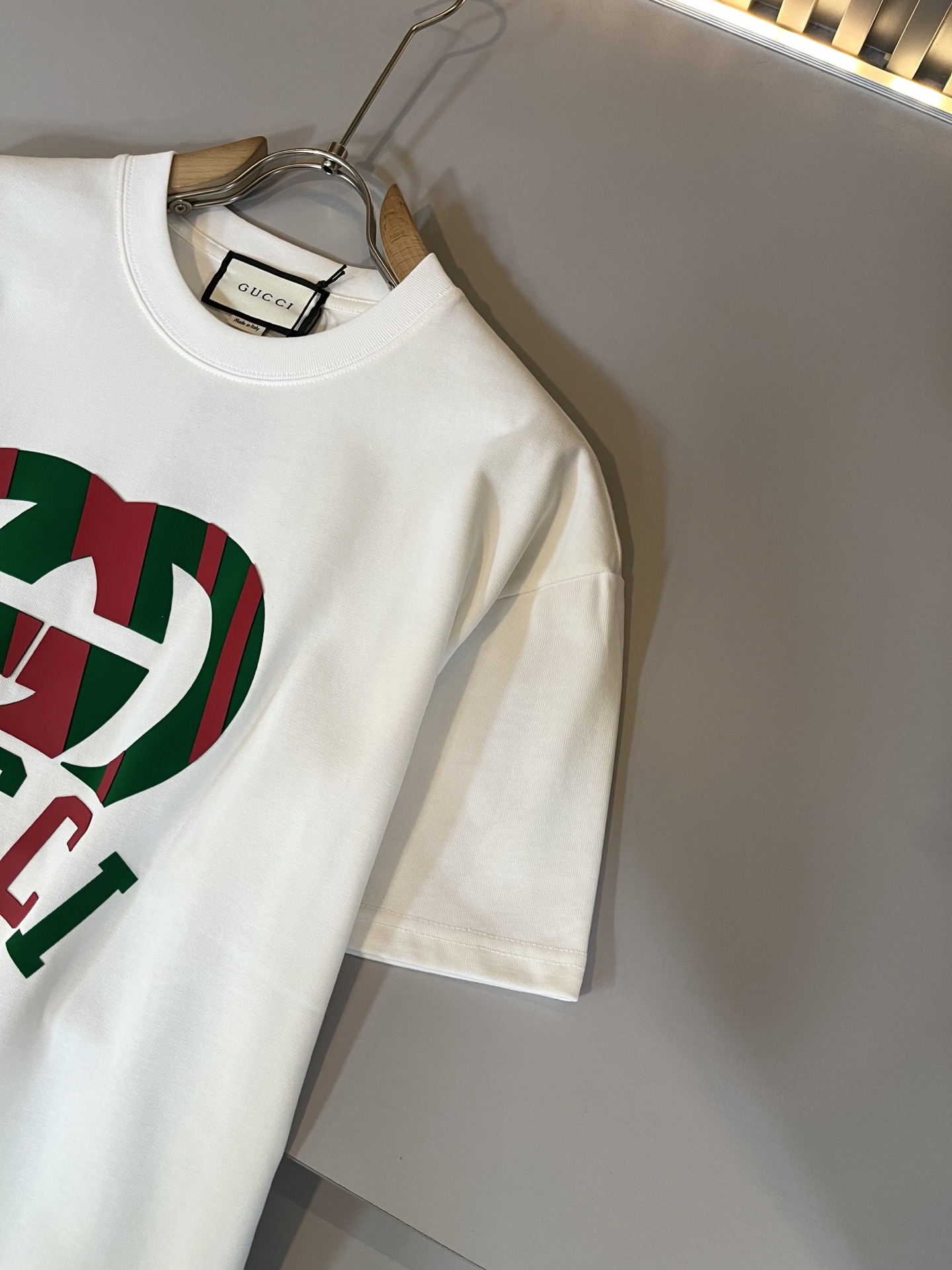   Gucc*古家 2025春夏新款男女同情侣款👫休闲宽松棉质圆领短袖T恤衫！贸易公司渠道稀出，同步官网