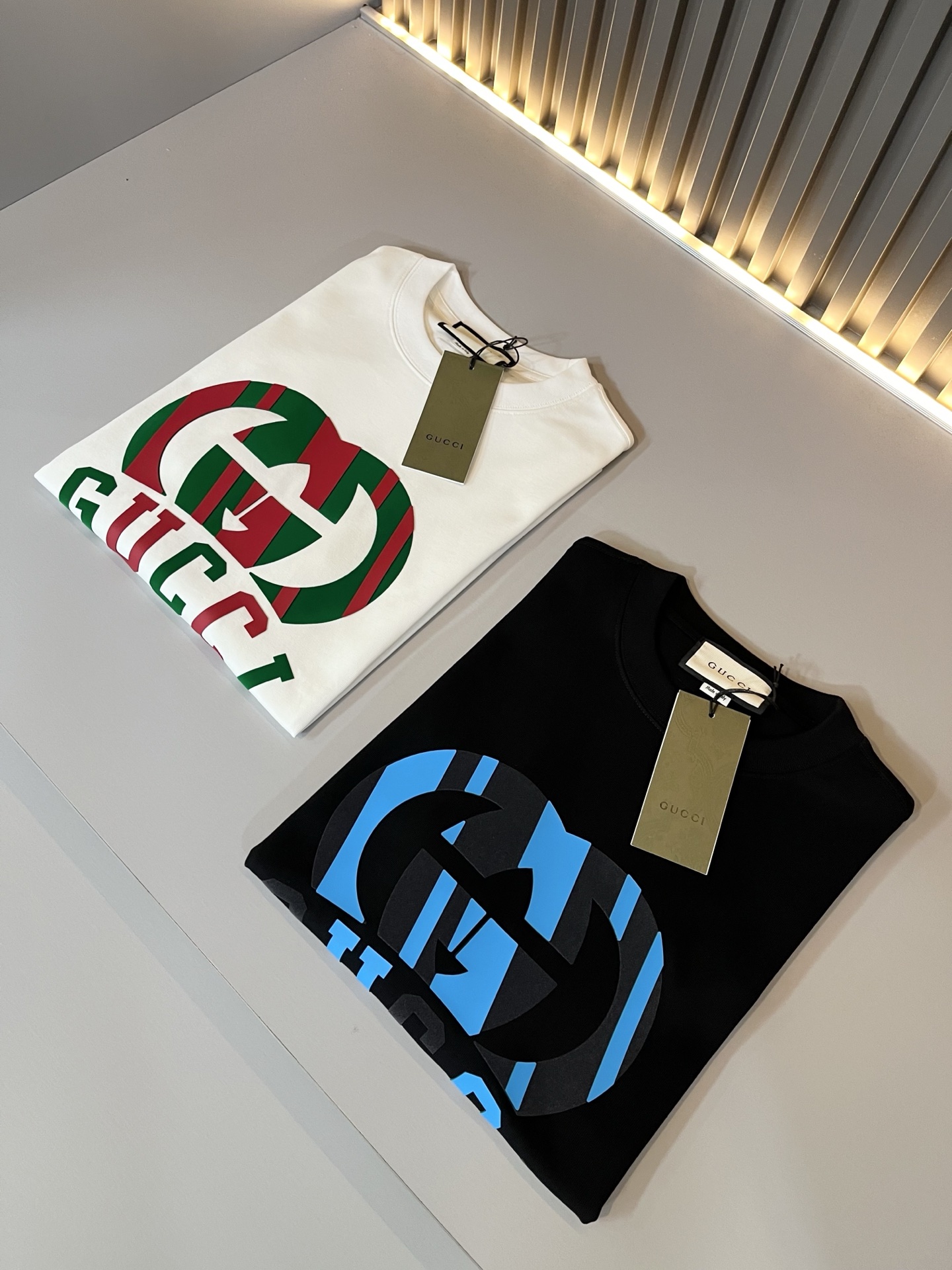   Gucc*古家 2025春夏新款男女同情侣款👫休闲宽松棉质圆领短袖T恤衫！贸易公司渠道稀出，同步官网