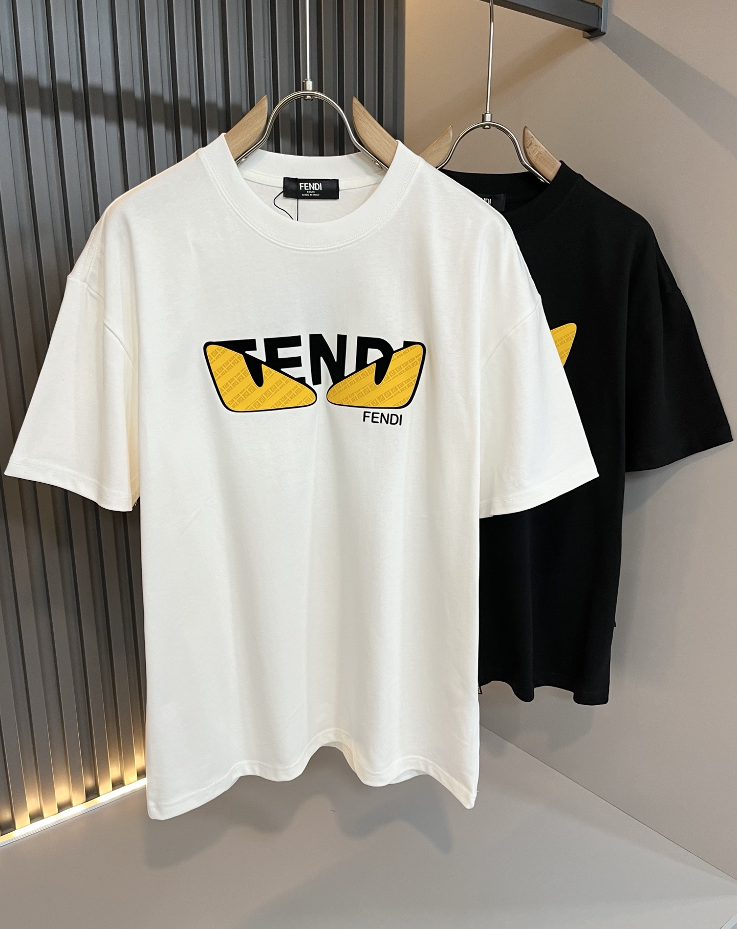   FEN*I 芬*迪2025春夏新款FD家族FF男女同款👫短袖T恤，男女同款👫百搭极简短袖。意大利原厂