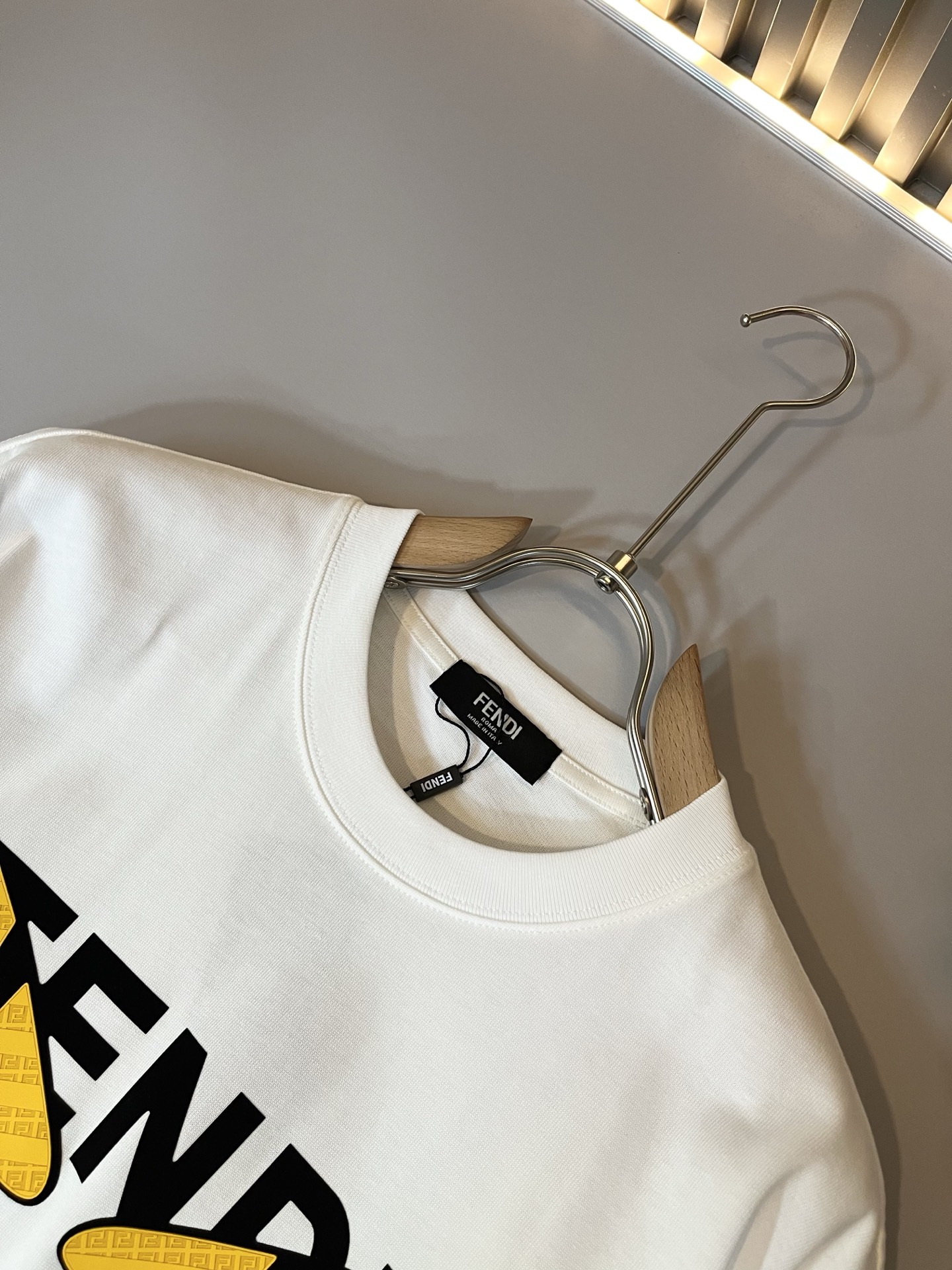   FEN*I 芬*迪2025春夏新款FD家族FF男女同款👫短袖T恤，男女同款👫百搭极简短袖。意大利原厂