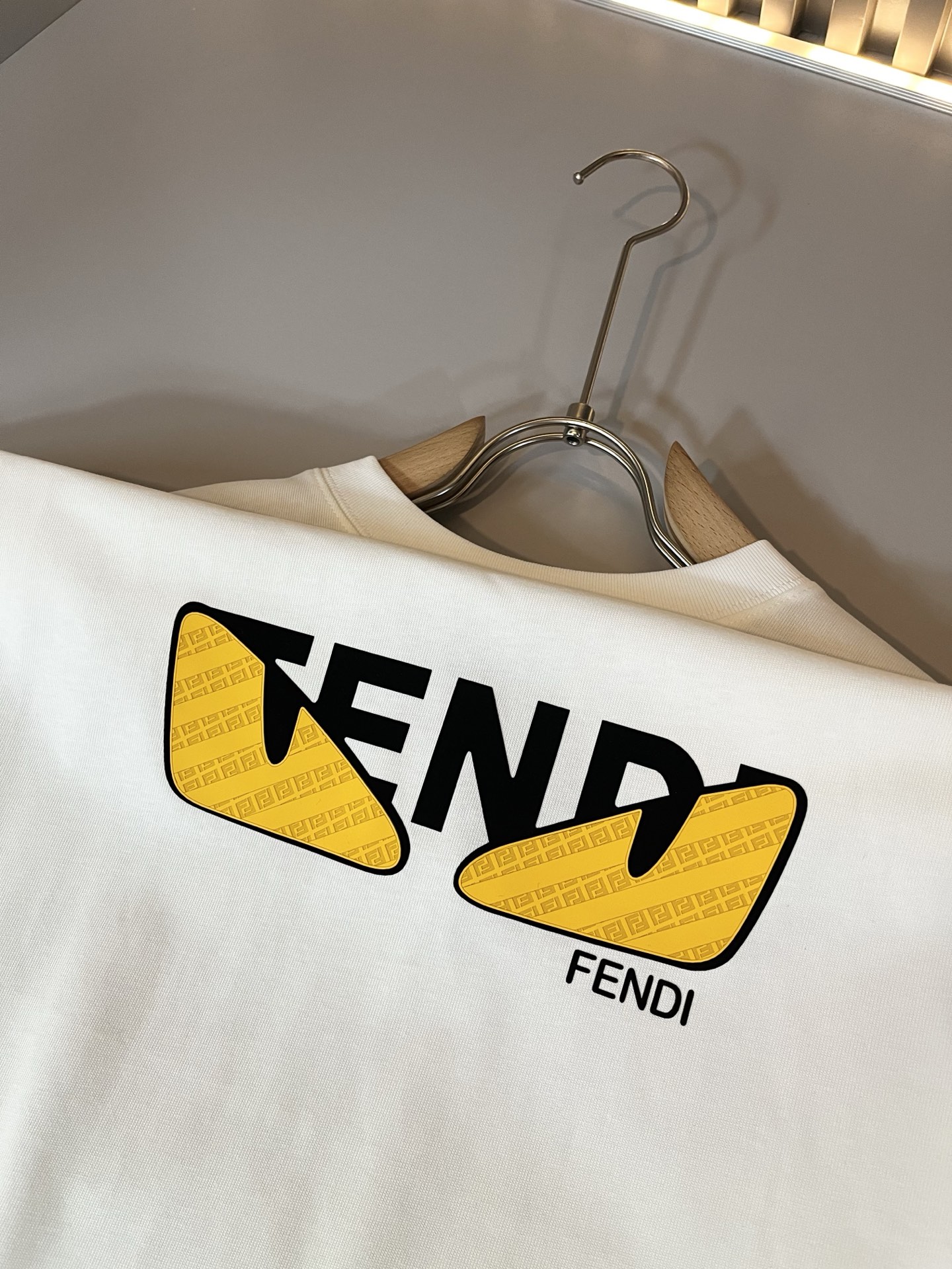   FEN*I 芬*迪2025春夏新款FD家族FF男女同款👫短袖T恤，男女同款👫百搭极简短袖。意大利原厂