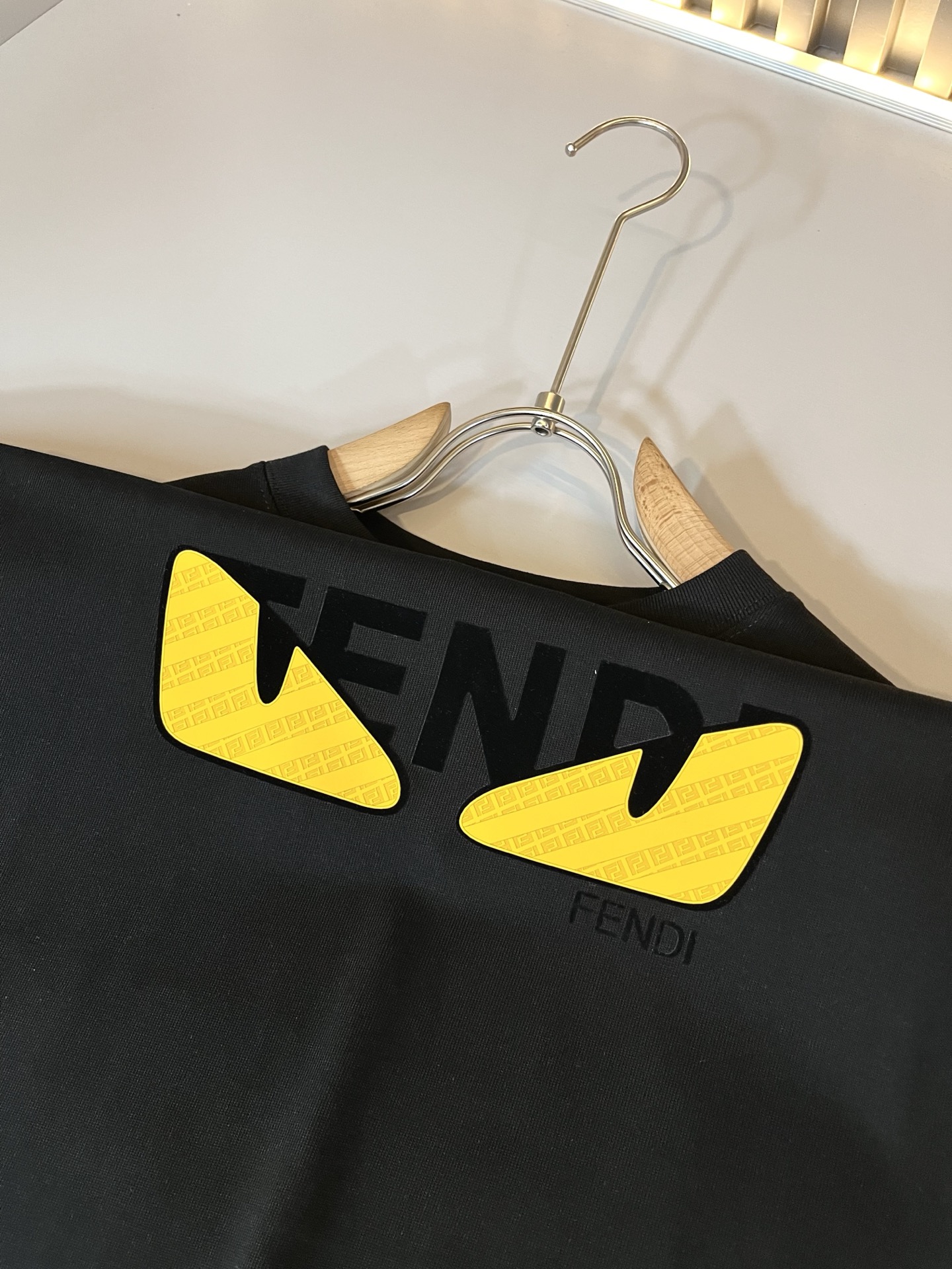   FEN*I 芬*迪2025春夏新款FD家族FF男女同款👫短袖T恤，男女同款👫百搭极简短袖。意大利原厂