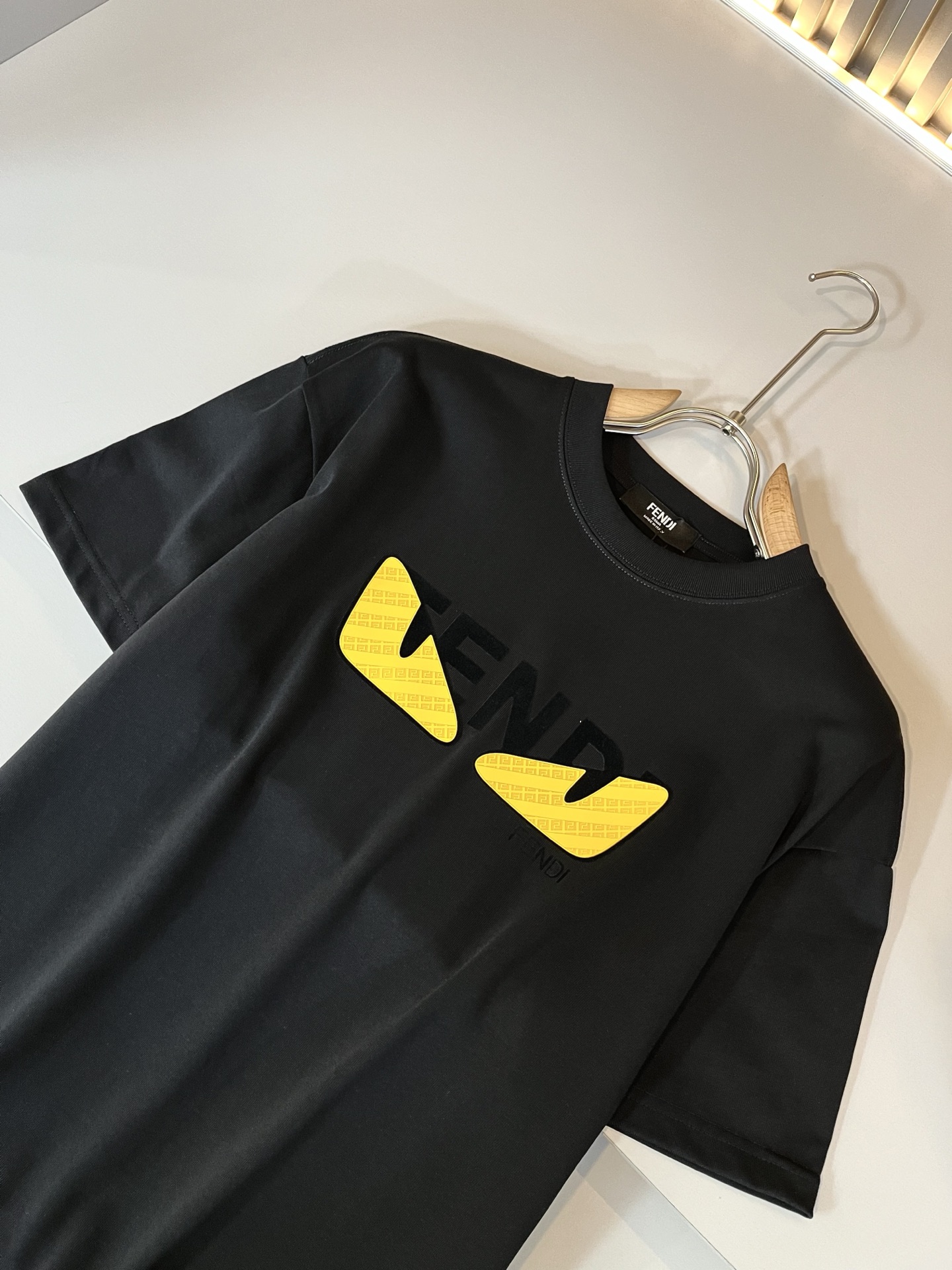   FEN*I 芬*迪2025春夏新款FD家族FF男女同款👫短袖T恤，男女同款👫百搭极简短袖。意大利原厂