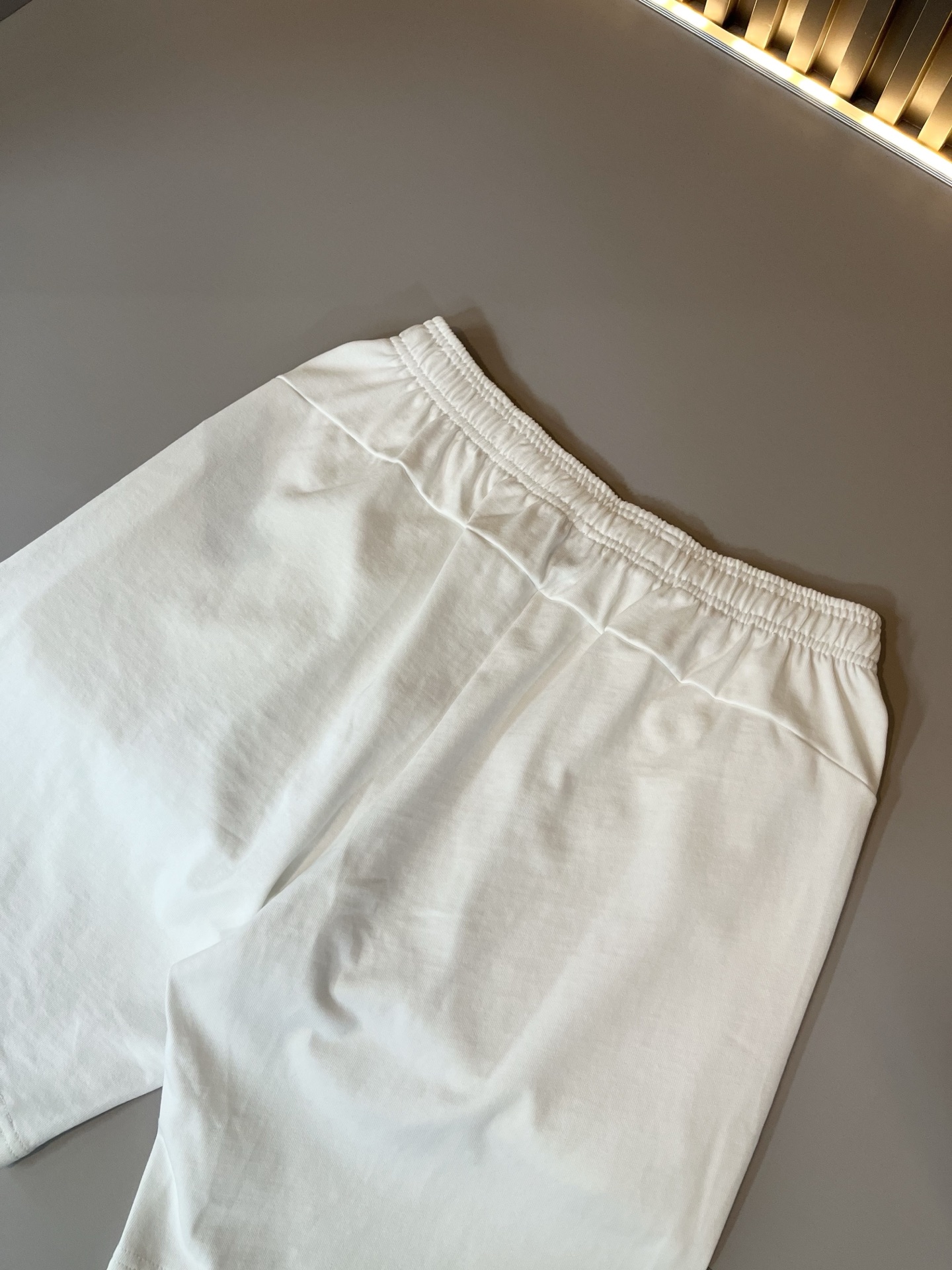  BALENCI*GA巴黎*家 2025春夏新款男女同款👫休闲套装，走秀图案印花时尚休闲短袖T恤衫！设计