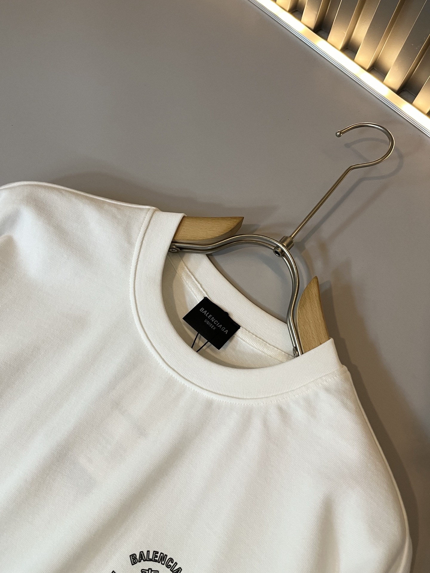  BALENCI*GA巴黎*家 2025春夏新款男女同款👫休闲套装，走秀图案印花时尚休闲短袖T恤衫！设计