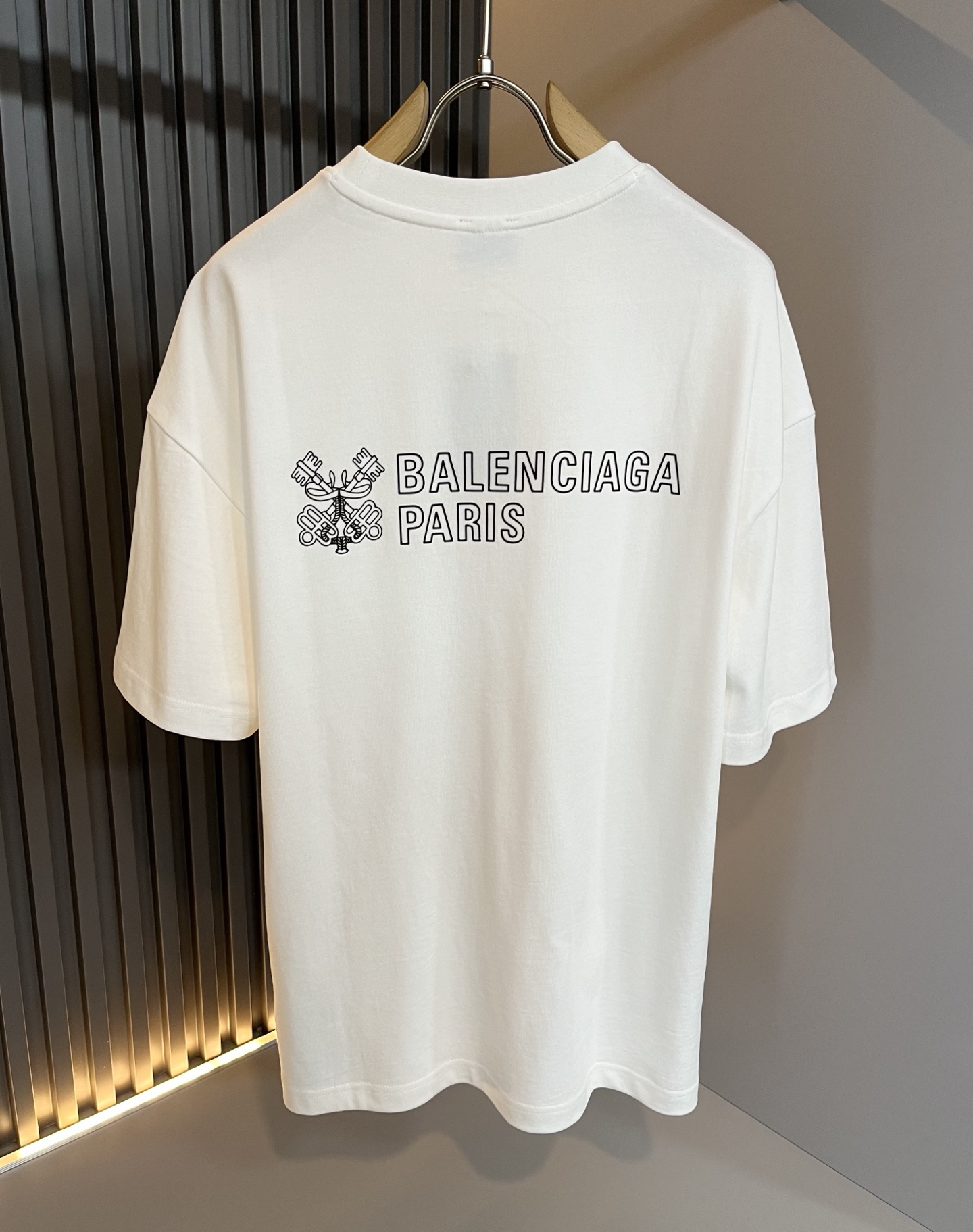  BALENCI*GA巴黎*家 2025春夏新款男女同款👫休闲套装，走秀图案印花时尚休闲短袖T恤衫！设计