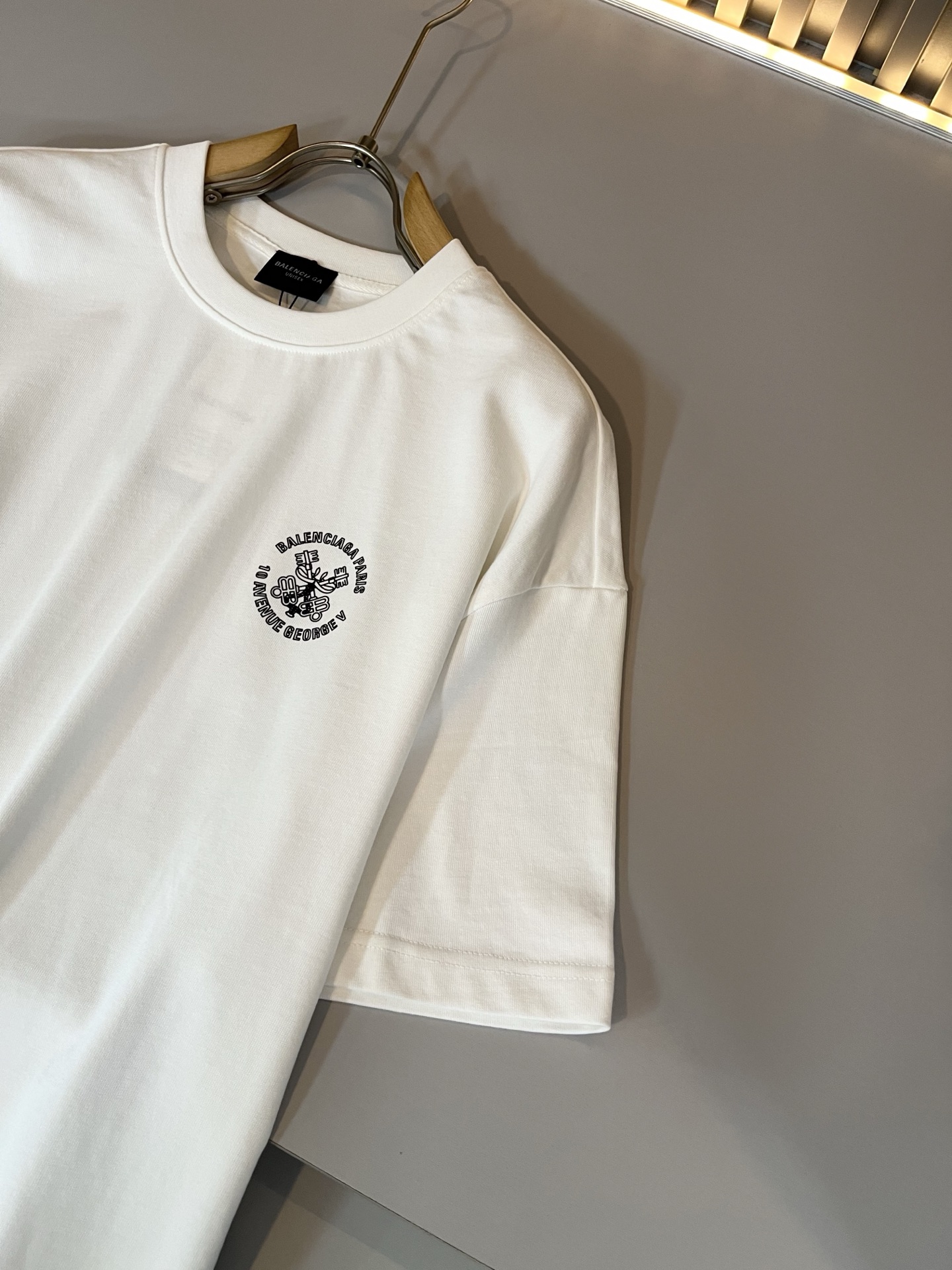  BALENCI*GA巴黎*家 2025春夏新款男女同款👫休闲套装，走秀图案印花时尚休闲短袖T恤衫！设计