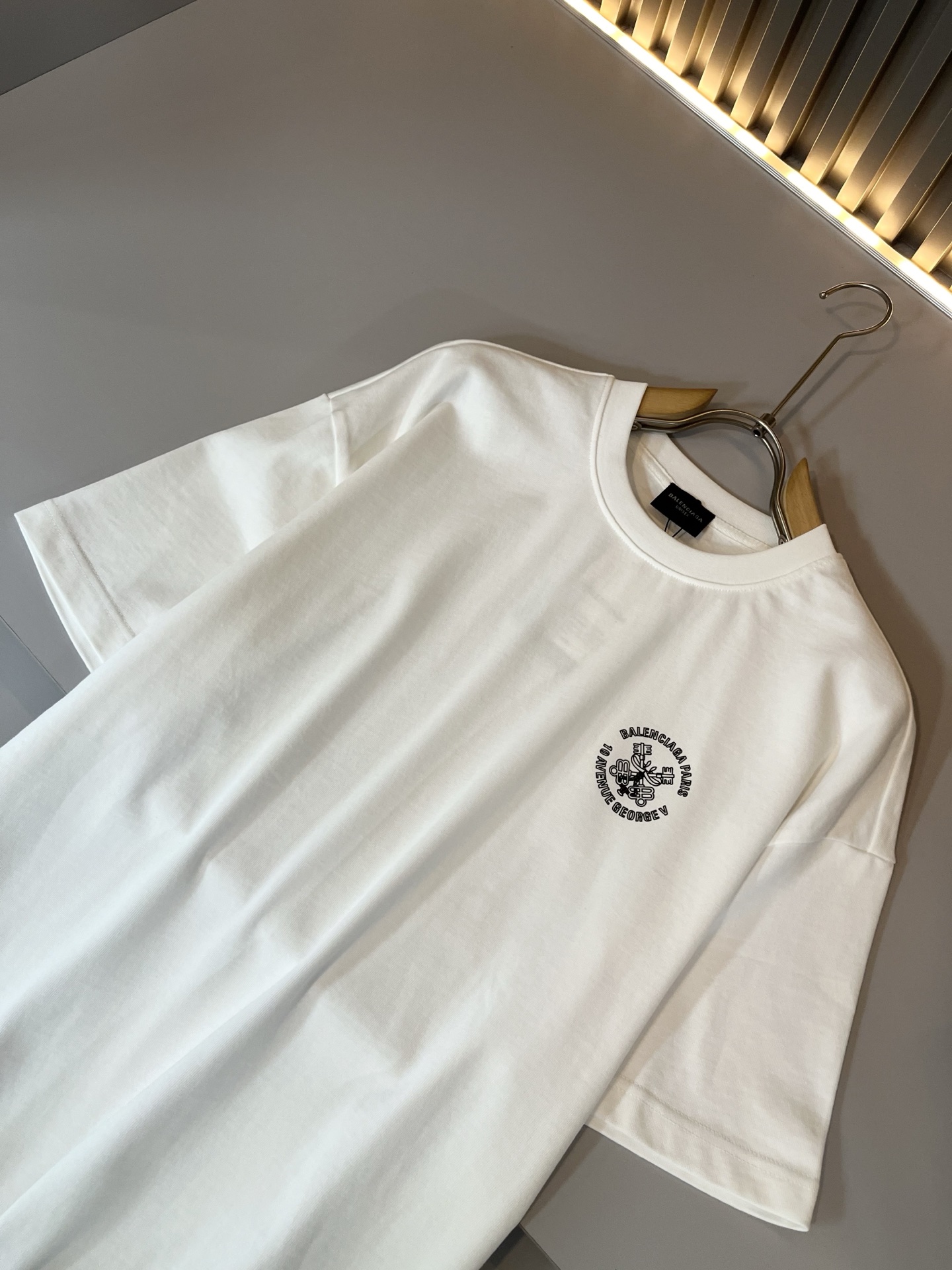  BALENCI*GA巴黎*家 2025春夏新款男女同款👫休闲套装，走秀图案印花时尚休闲短袖T恤衫！设计