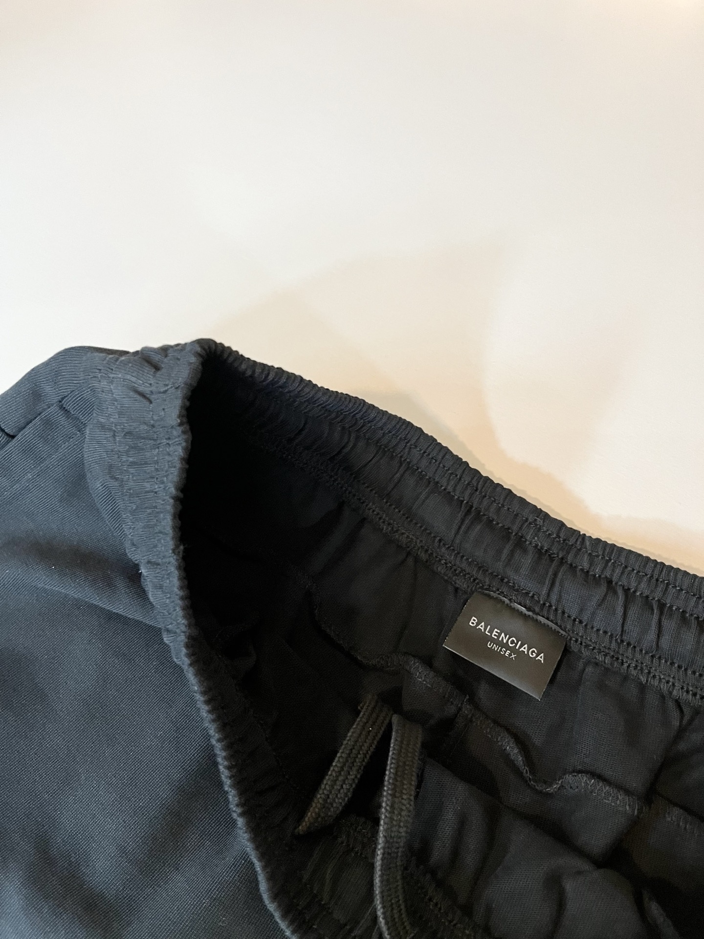  BALENCI*GA巴黎*家 2025春夏新款男女同款👫休闲套装，走秀图案印花时尚休闲短袖T恤衫！设计