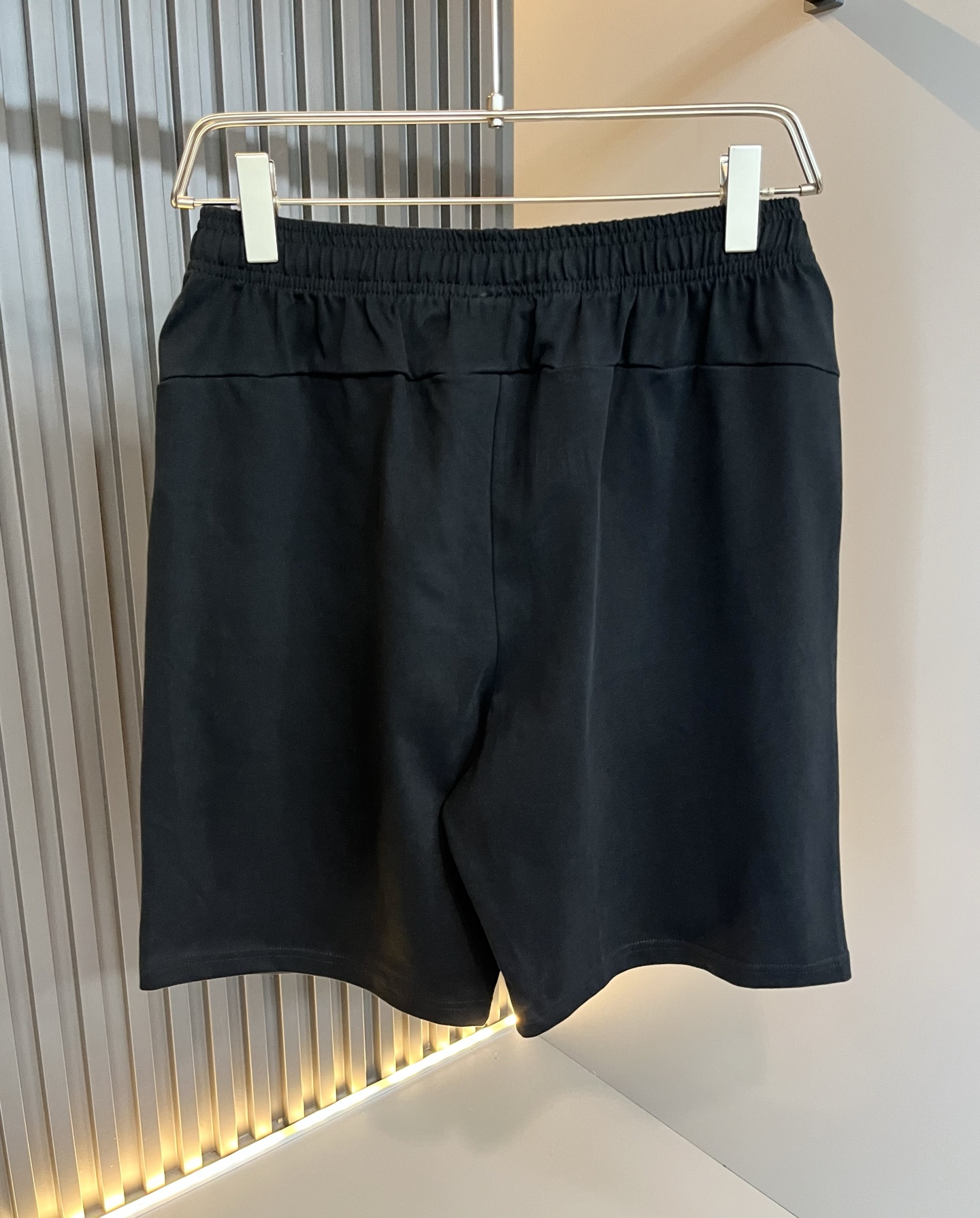  BALENCI*GA巴黎*家 2025春夏新款男女同款👫休闲套装，走秀图案印花时尚休闲短袖T恤衫！设计