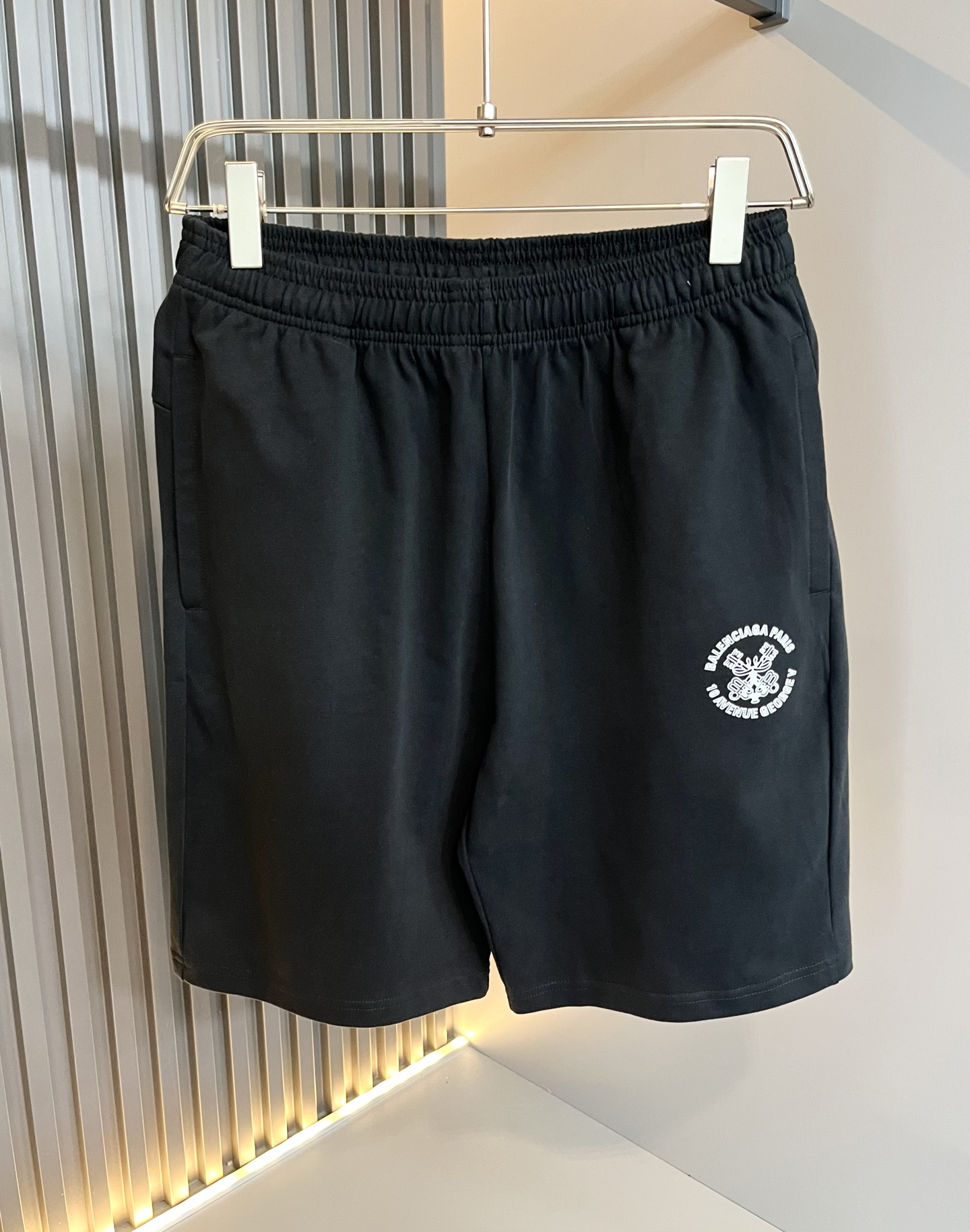  BALENCI*GA巴黎*家 2025春夏新款男女同款👫休闲套装，走秀图案印花时尚休闲短袖T恤衫！设计