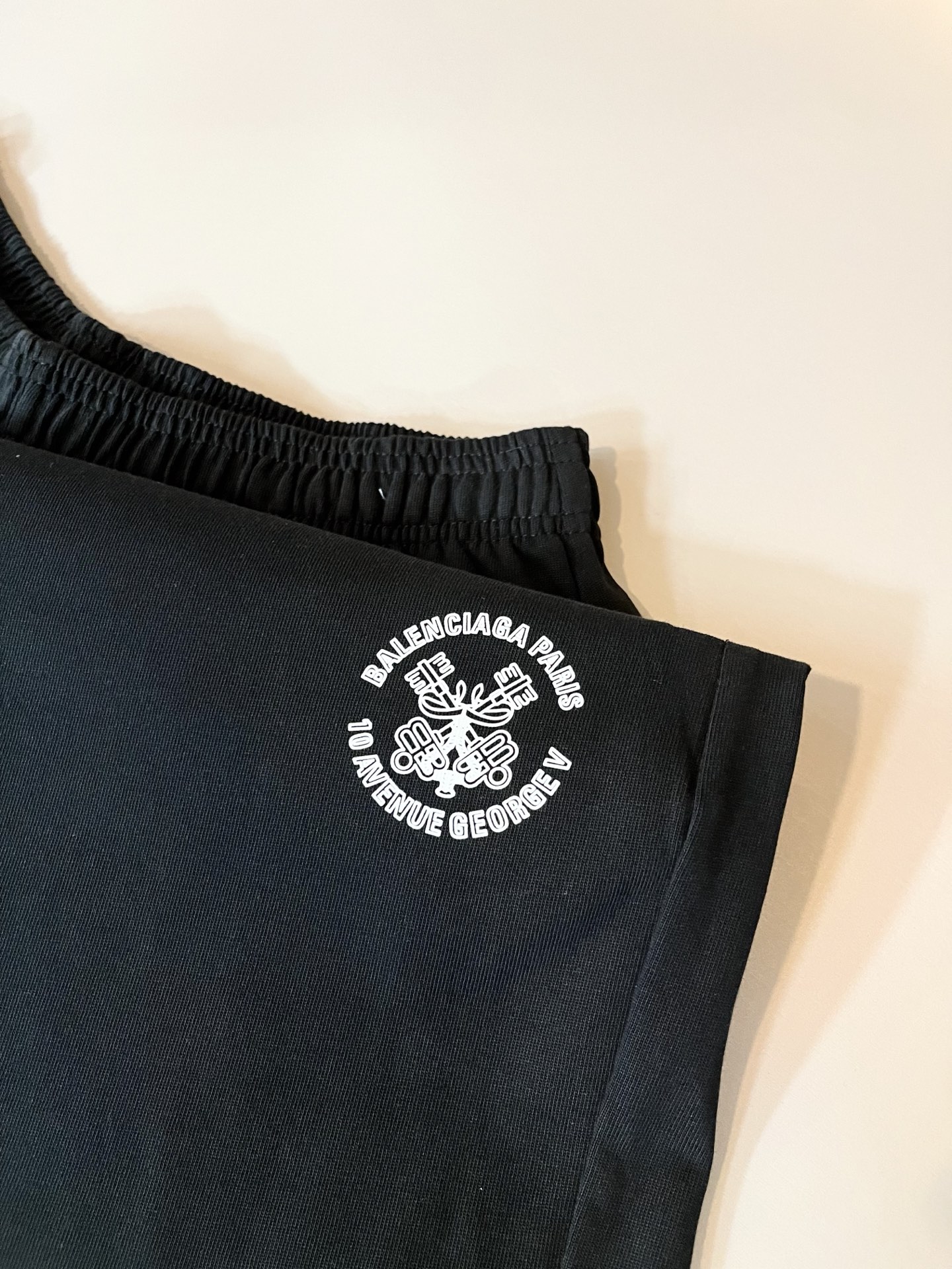  BALENCI*GA巴黎*家 2025春夏新款男女同款👫休闲套装，走秀图案印花时尚休闲短袖T恤衫！设计