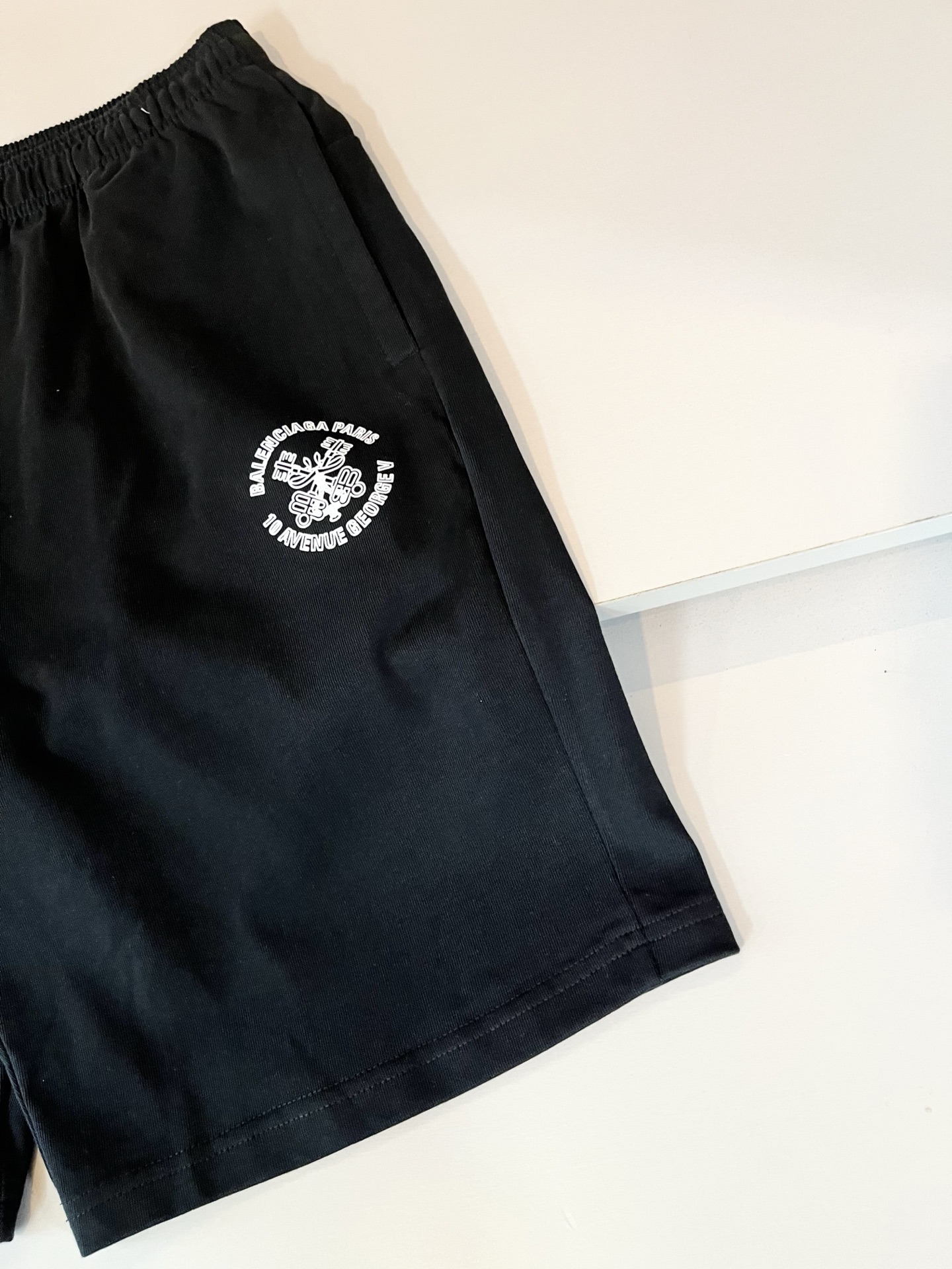  BALENCI*GA巴黎*家 2025春夏新款男女同款👫休闲套装，走秀图案印花时尚休闲短袖T恤衫！设计