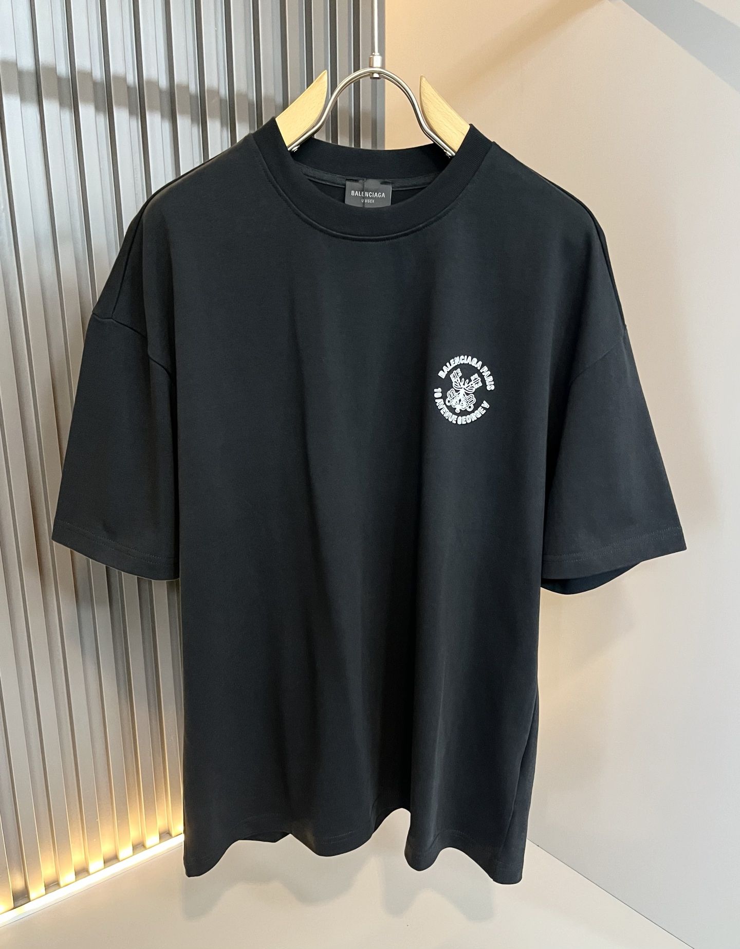  BALENCI*GA巴黎*家 2025春夏新款男女同款👫休闲套装，走秀图案印花时尚休闲短袖T恤衫！设计