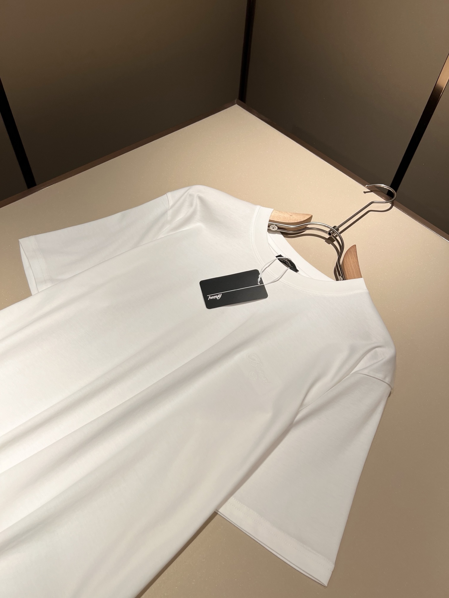  布里奥尼 Brioni 2025春夏男士最新的贸易订单短袖T恤，全品相！！网红款！采用logo图案刺绣