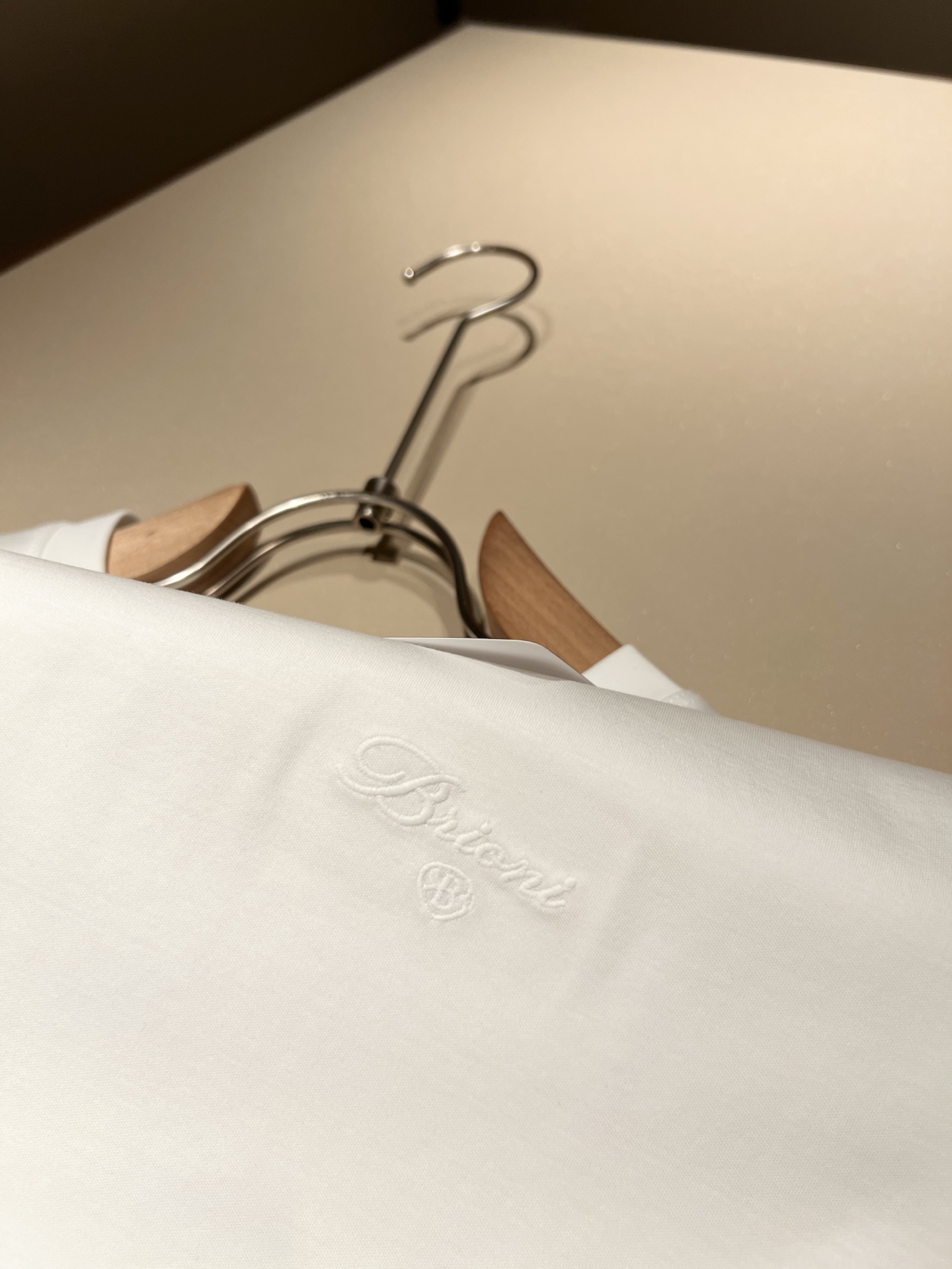  布里奥尼 Brioni 2025春夏男士最新的贸易订单短袖T恤，全品相！！网红款！采用logo图案刺绣