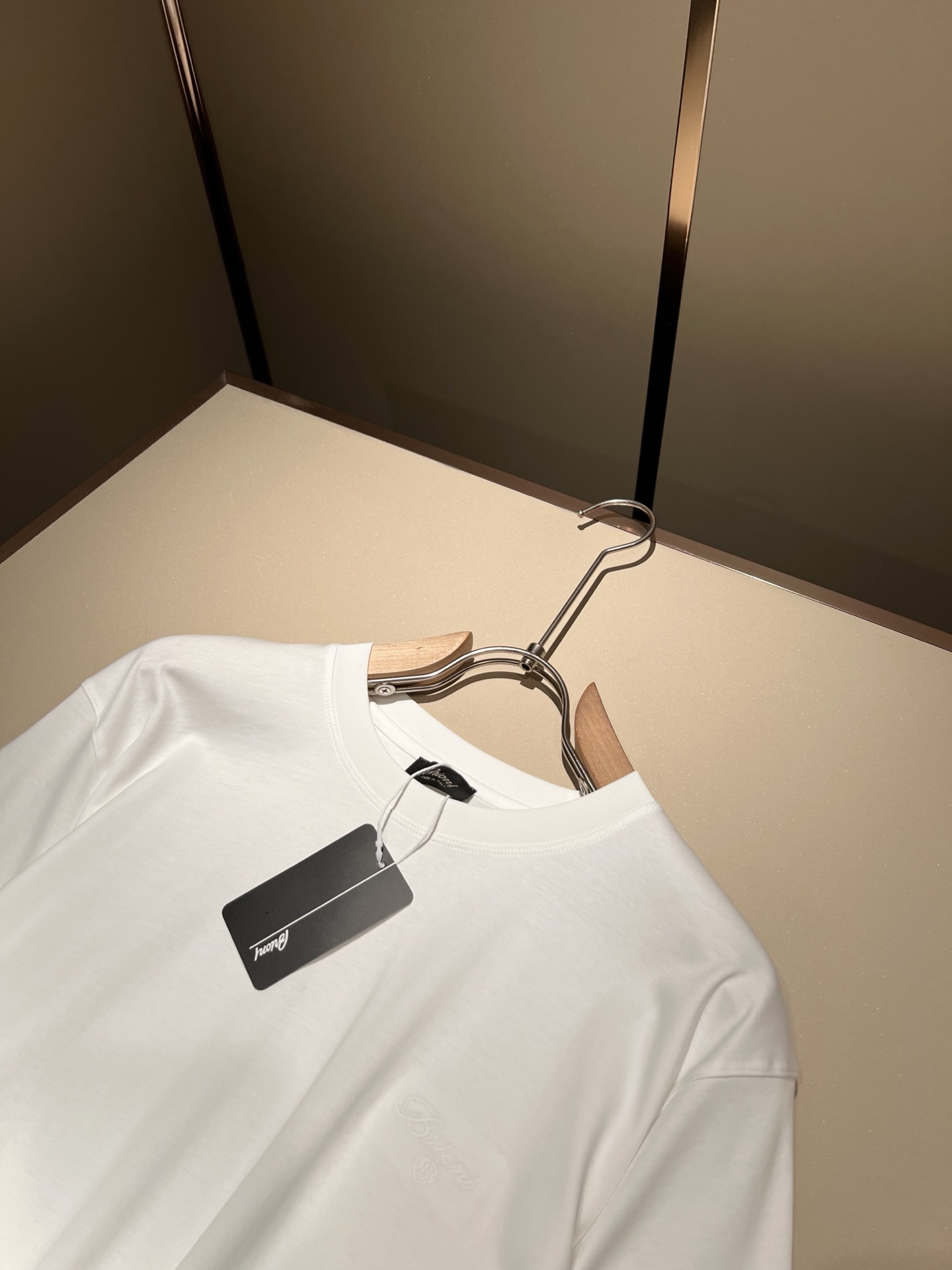  布里奥尼 Brioni 2025春夏男士最新的贸易订单短袖T恤，全品相！！网红款！采用logo图案刺绣