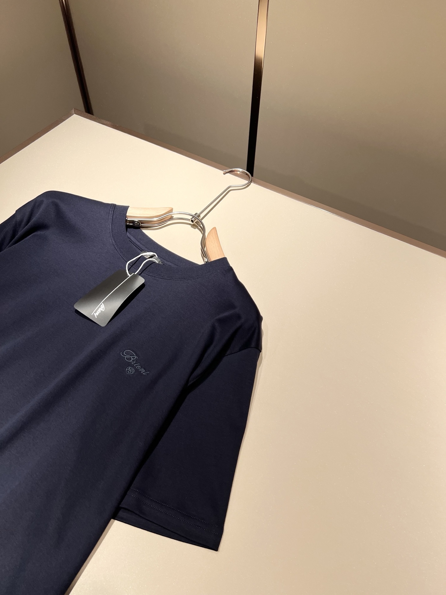  布里奥尼 Brioni 2025春夏男士最新的贸易订单短袖T恤，全品相！！网红款！采用logo图案刺绣