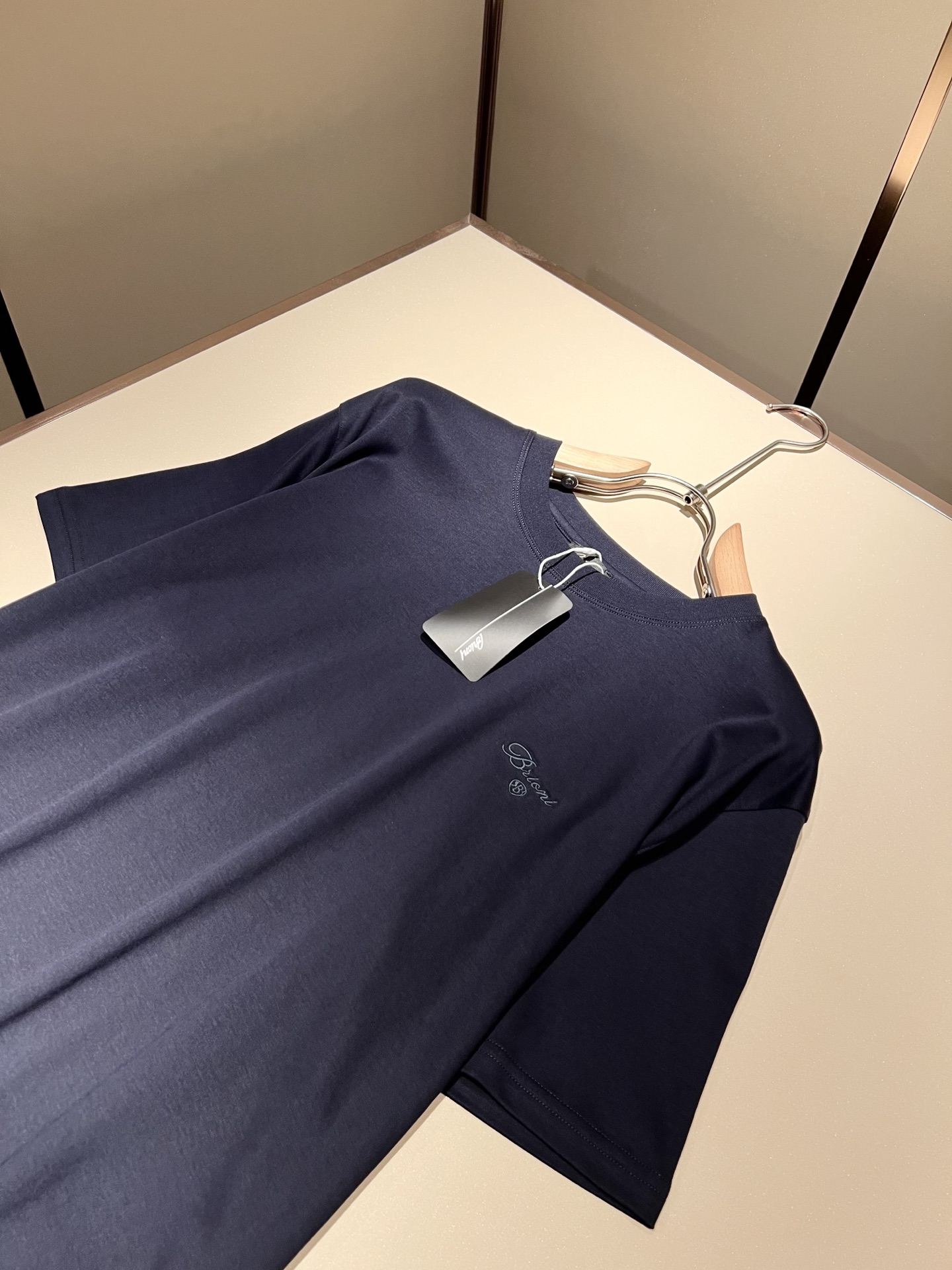  布里奥尼 Brioni 2025春夏男士最新的贸易订单短袖T恤，全品相！！网红款！采用logo图案刺绣
