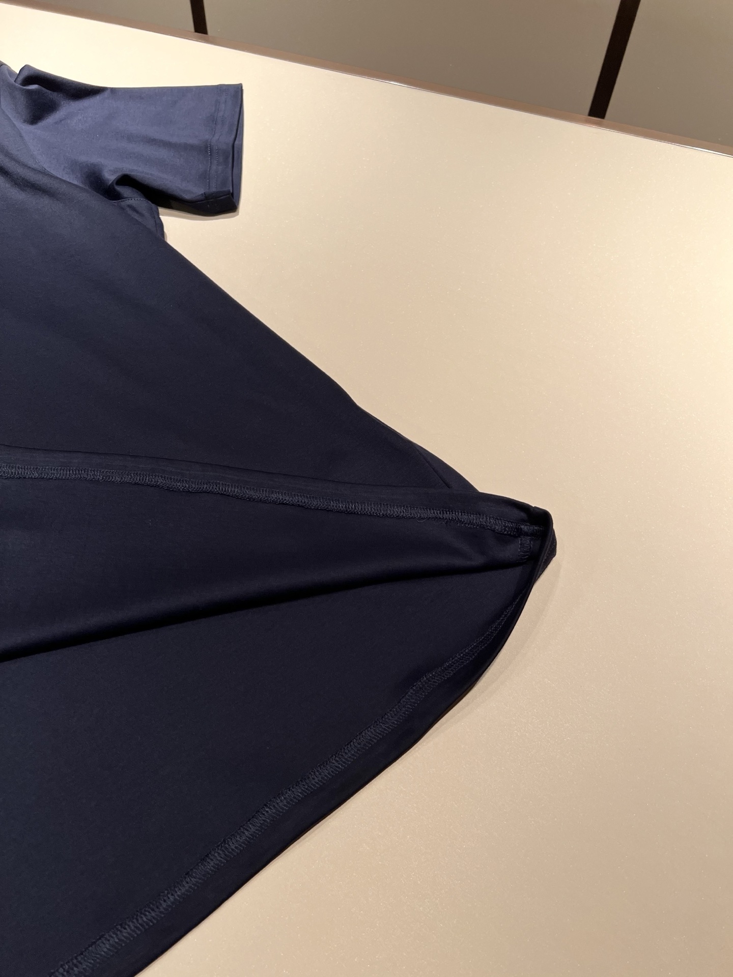  布里奥尼 Brioni 2025春夏男士最新的贸易订单短袖T恤，全品相！！网红款！采用logo图案刺绣