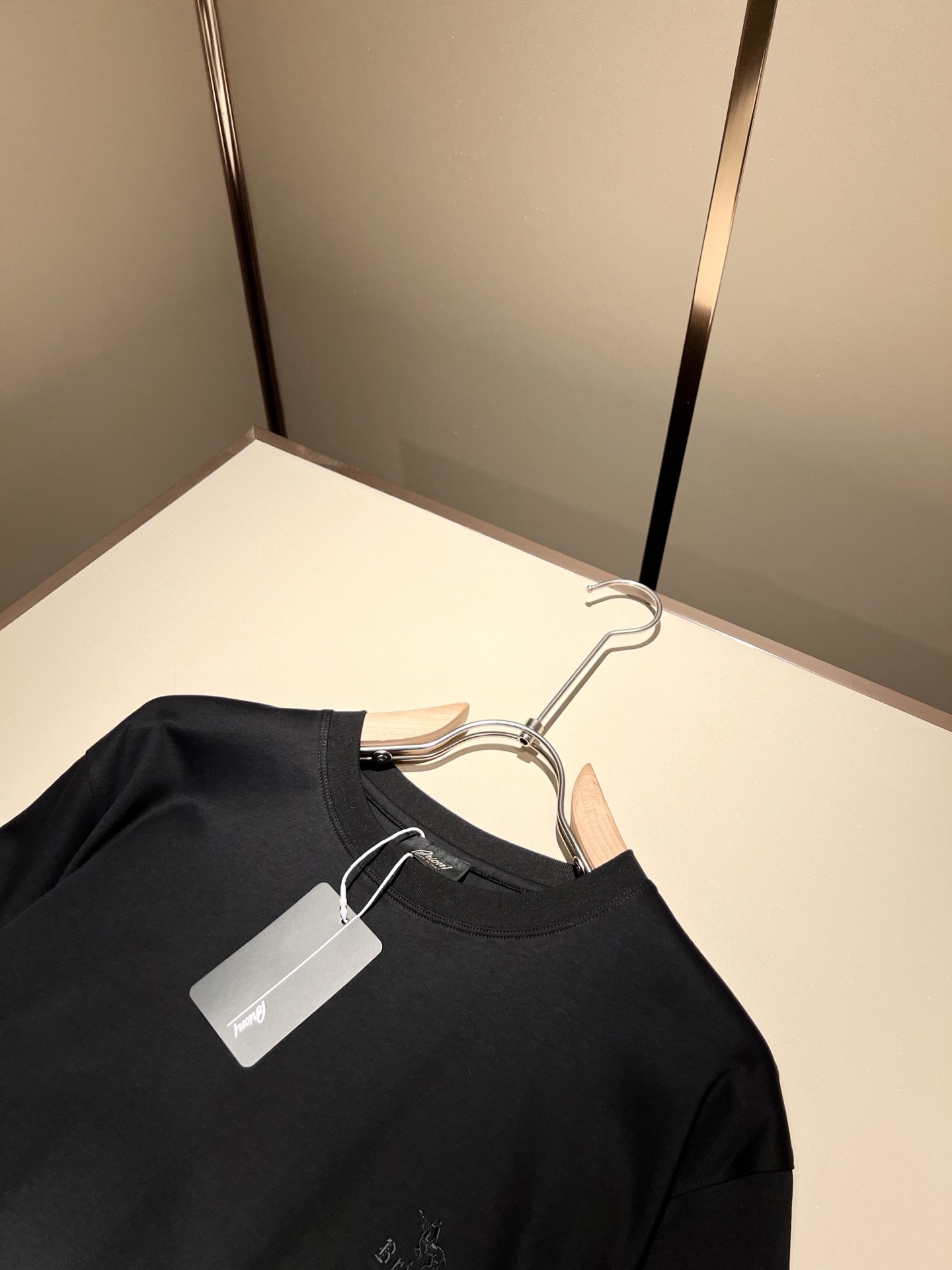  布里奥尼 Brioni 2025春夏男士最新的贸易订单短袖T恤，全品相！！网红款！采用logo图案刺绣