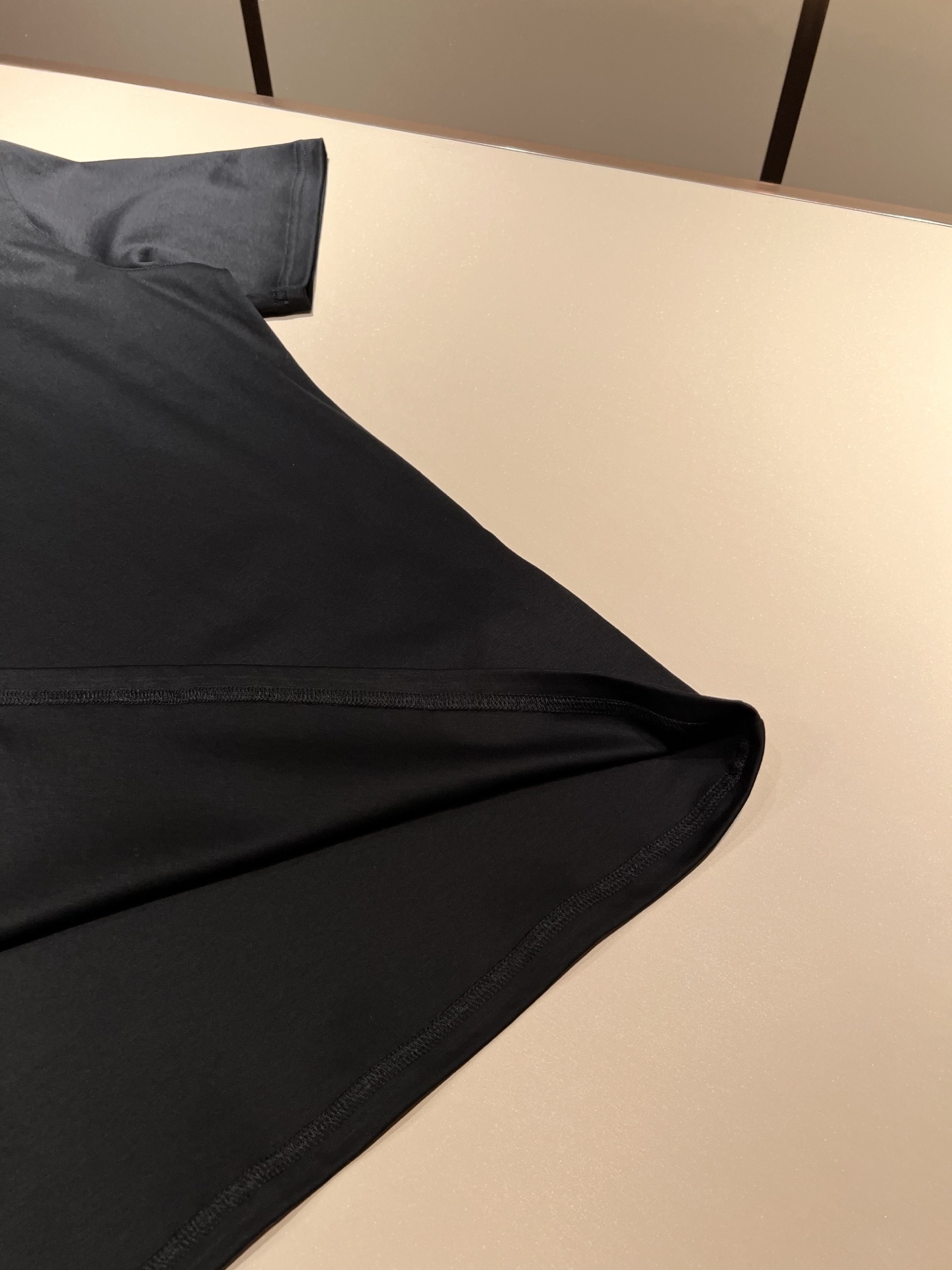  布里奥尼 Brioni 2025春夏男士最新的贸易订单短袖T恤，全品相！！网红款！采用logo图案刺绣