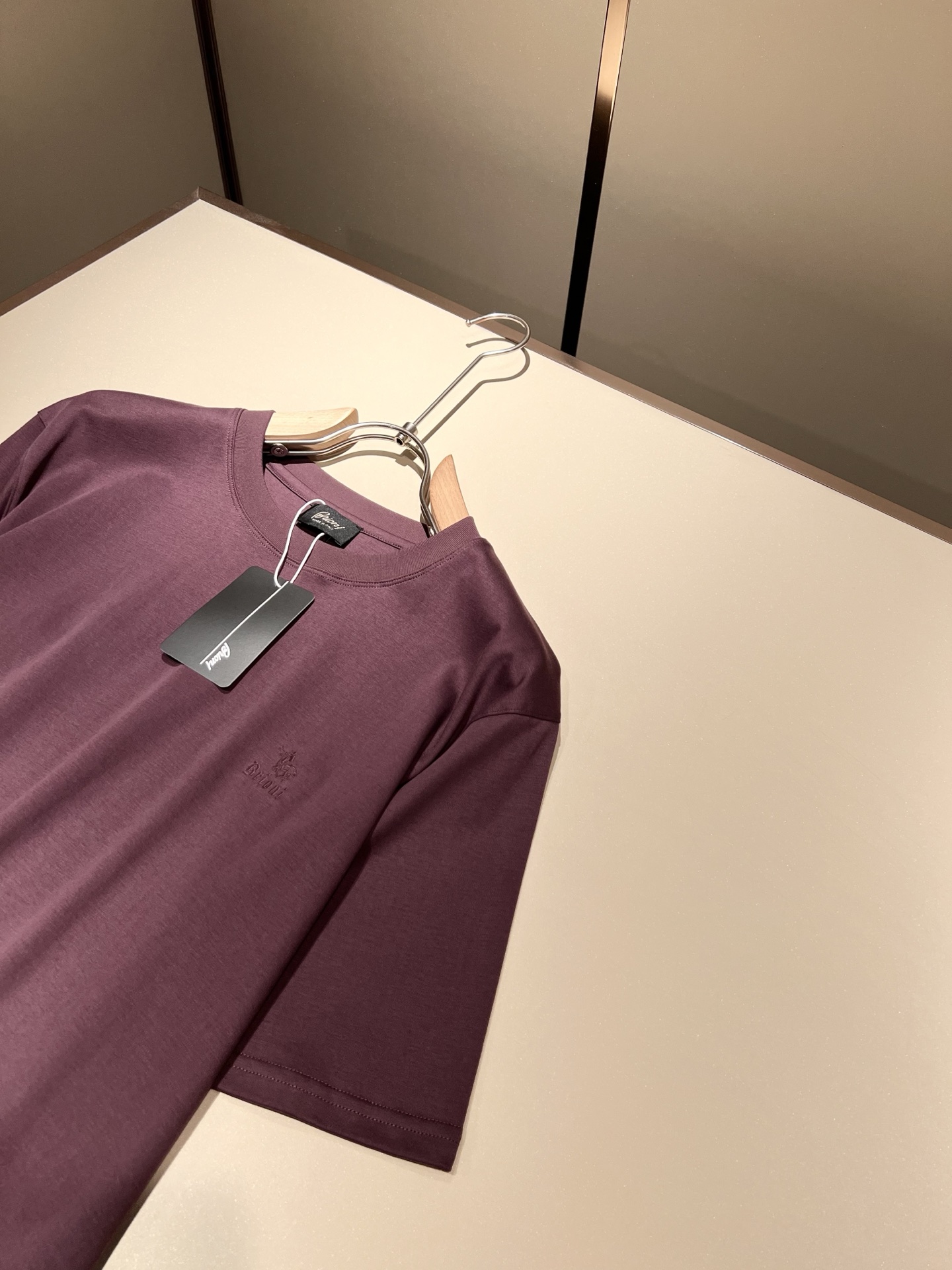  布里奥尼 Brioni 2025春夏男士最新的贸易订单短袖T恤，全品相！！网红款！采用logo图案刺绣