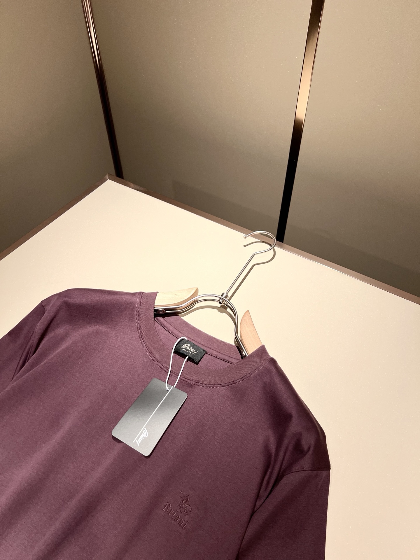  布里奥尼 Brioni 2025春夏男士最新的贸易订单短袖T恤，全品相！！网红款！采用logo图案刺绣