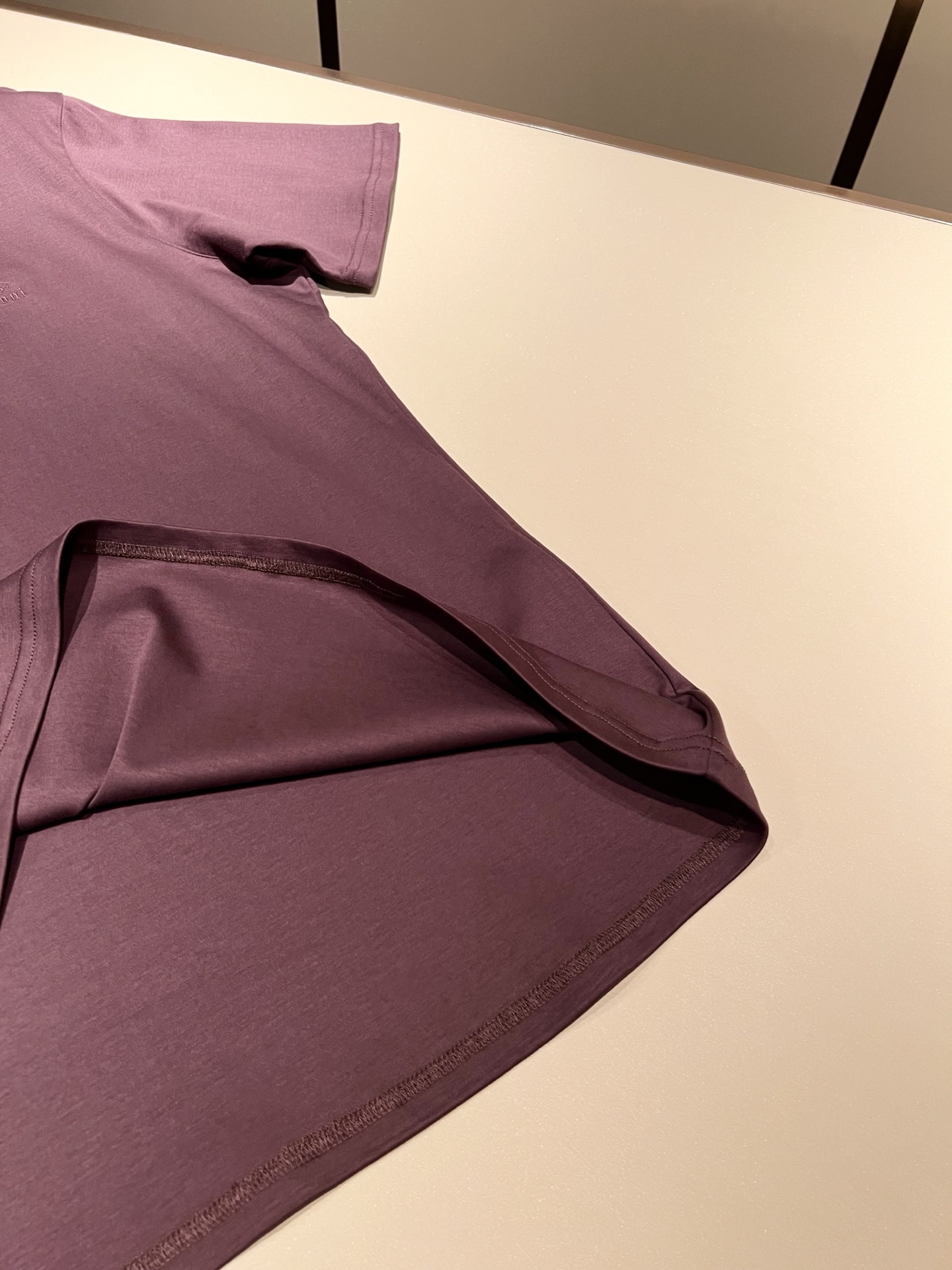  布里奥尼 Brioni 2025春夏男士最新的贸易订单短袖T恤，全品相！！网红款！采用logo图案刺绣