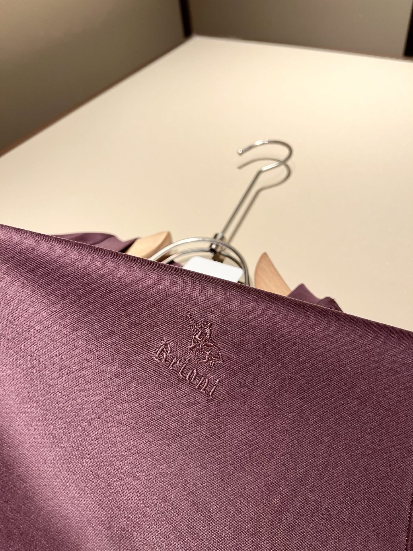  布里奥尼 Brioni 2025春夏男士最新的贸易订单短袖T恤，全品相！！网红款！采用logo图案刺绣