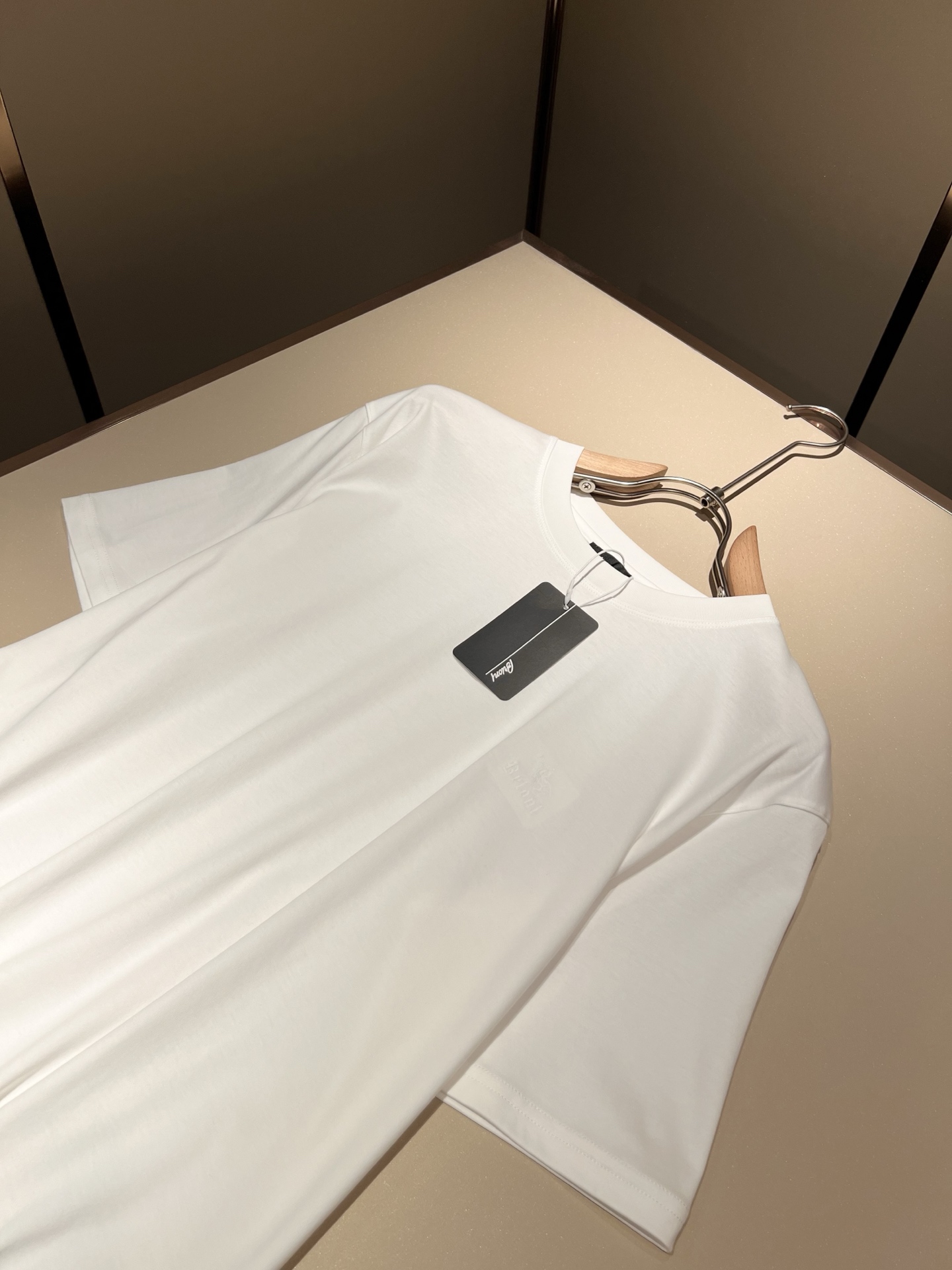  布里奥尼 Brioni 2025春夏男士最新的贸易订单短袖T恤，全品相！！网红款！采用logo图案刺绣