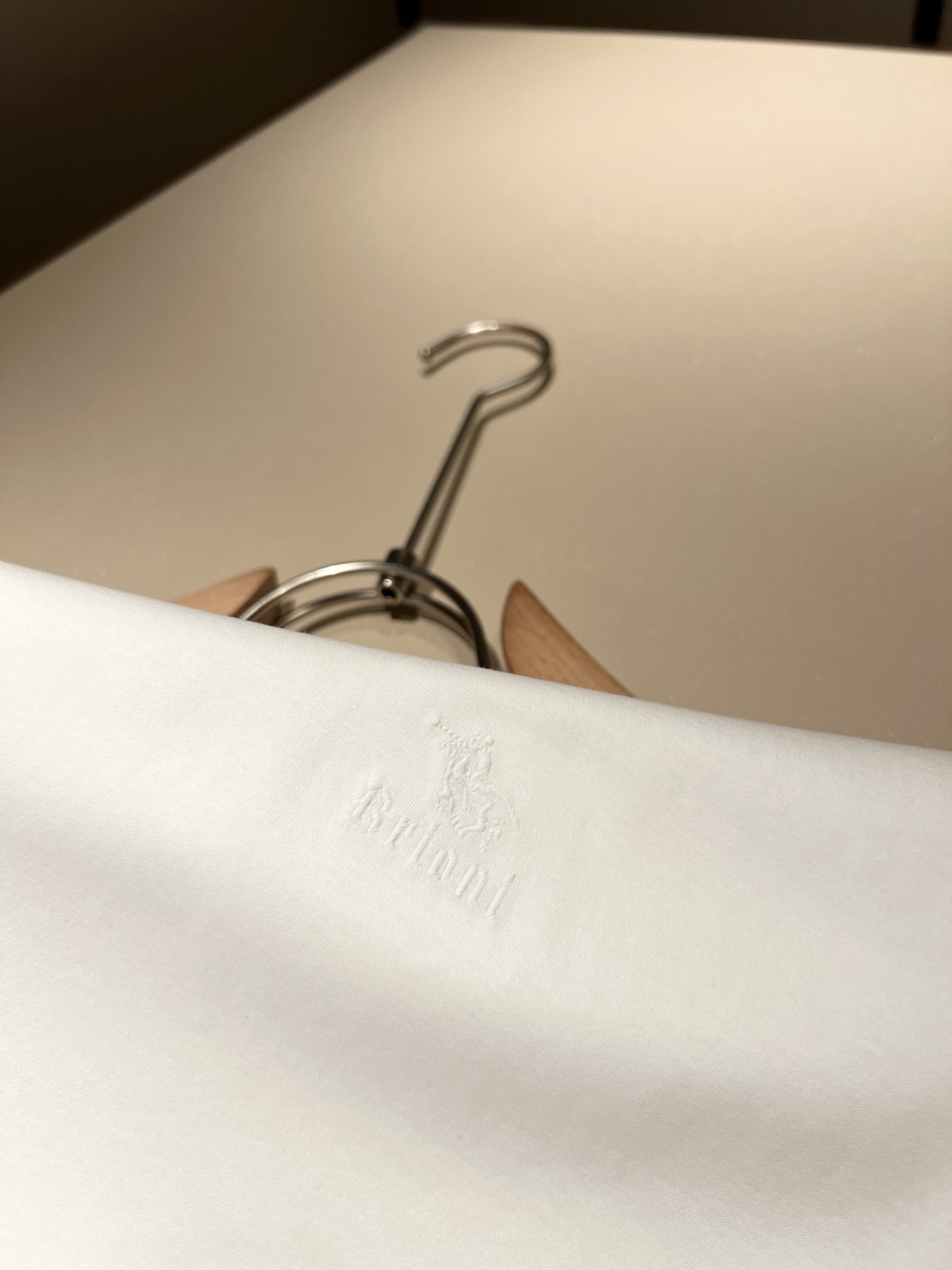  布里奥尼 Brioni 2025春夏男士最新的贸易订单短袖T恤，全品相！！网红款！采用logo图案刺绣