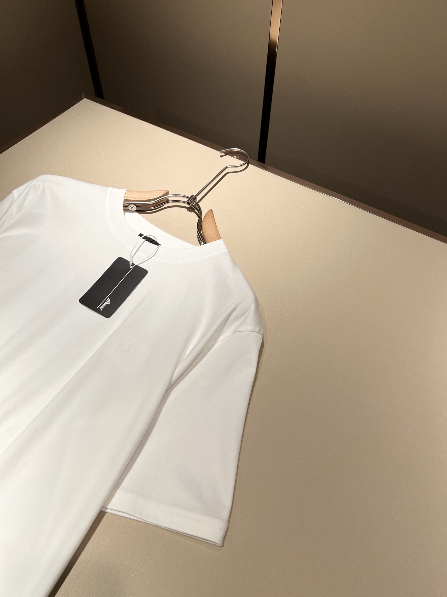  布里奥尼 Brioni 2025春夏男士最新的贸易订单短袖T恤，全品相！！网红款！采用logo图案刺绣