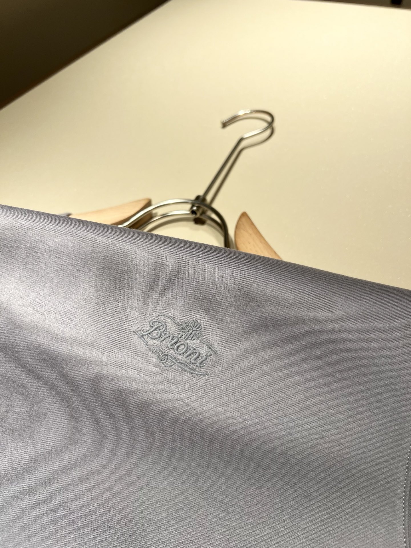  布里奥尼 Brioni 2025春夏男士最新的贸易订单短袖T恤，全品相！！网红款！采用logo图案刺绣