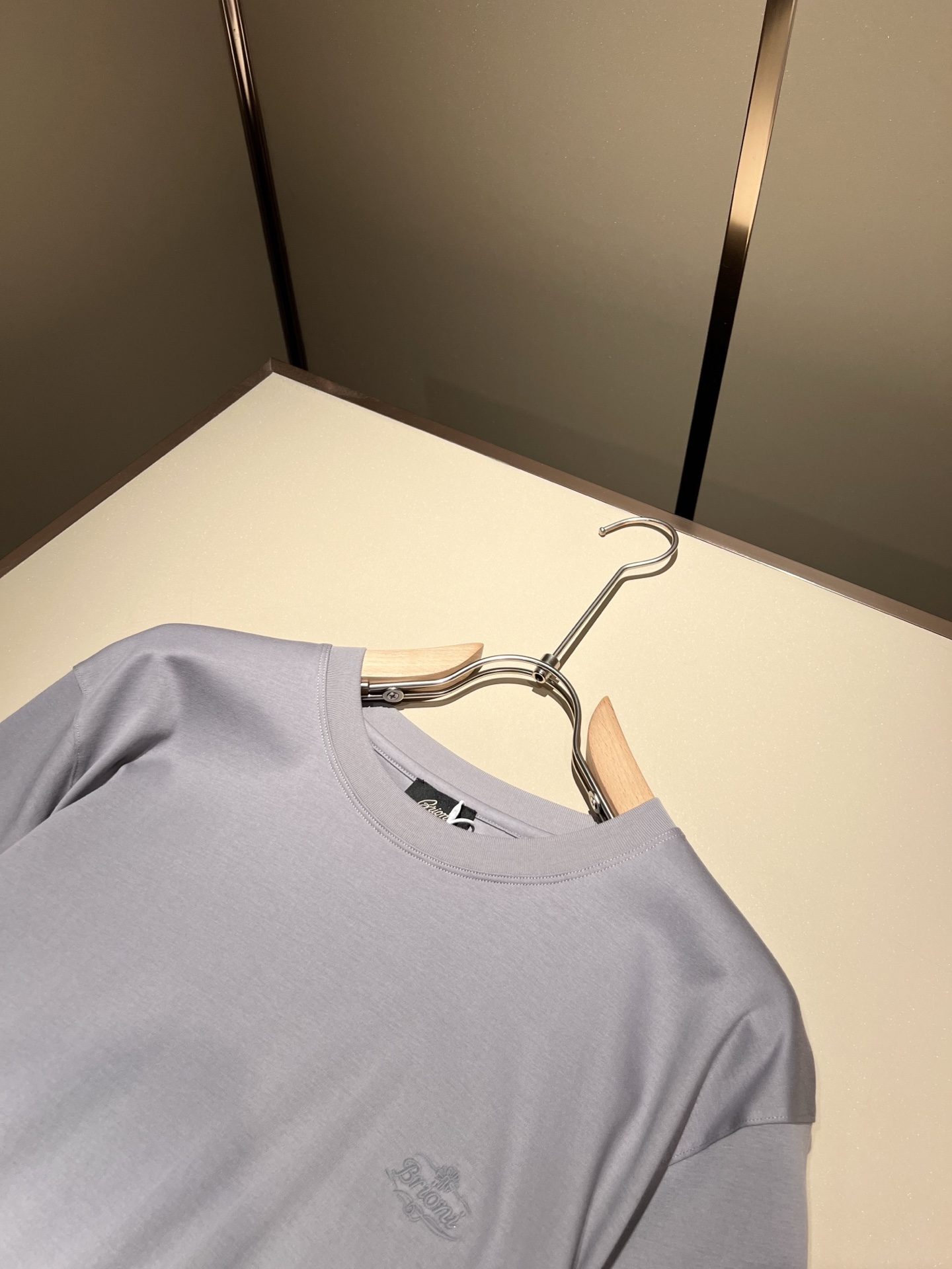  布里奥尼 Brioni 2025春夏男士最新的贸易订单短袖T恤，全品相！！网红款！采用logo图案刺绣