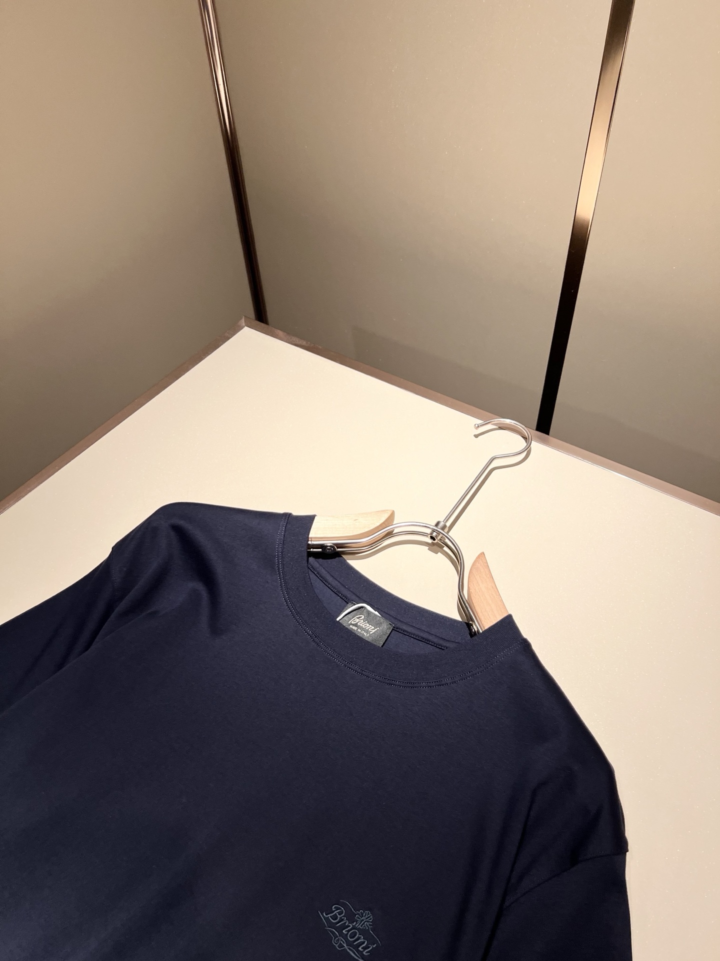  布里奥尼 Brioni 2025春夏男士最新的贸易订单短袖T恤，全品相！！网红款！采用logo图案刺绣