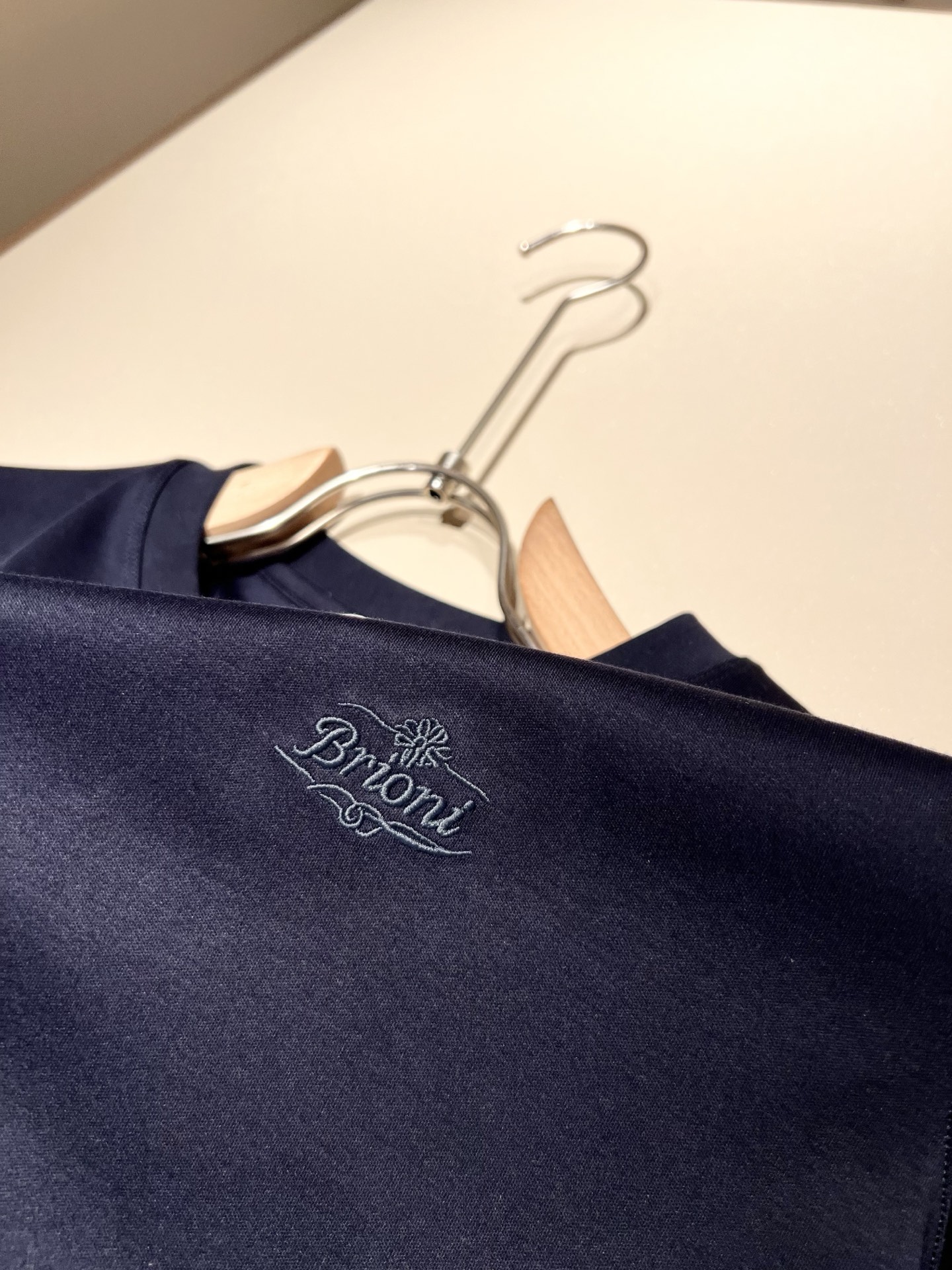  布里奥尼 Brioni 2025春夏男士最新的贸易订单短袖T恤，全品相！！网红款！采用logo图案刺绣