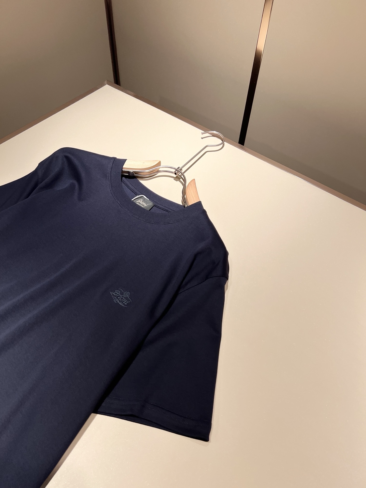  布里奥尼 Brioni 2025春夏男士最新的贸易订单短袖T恤，全品相！！网红款！采用logo图案刺绣