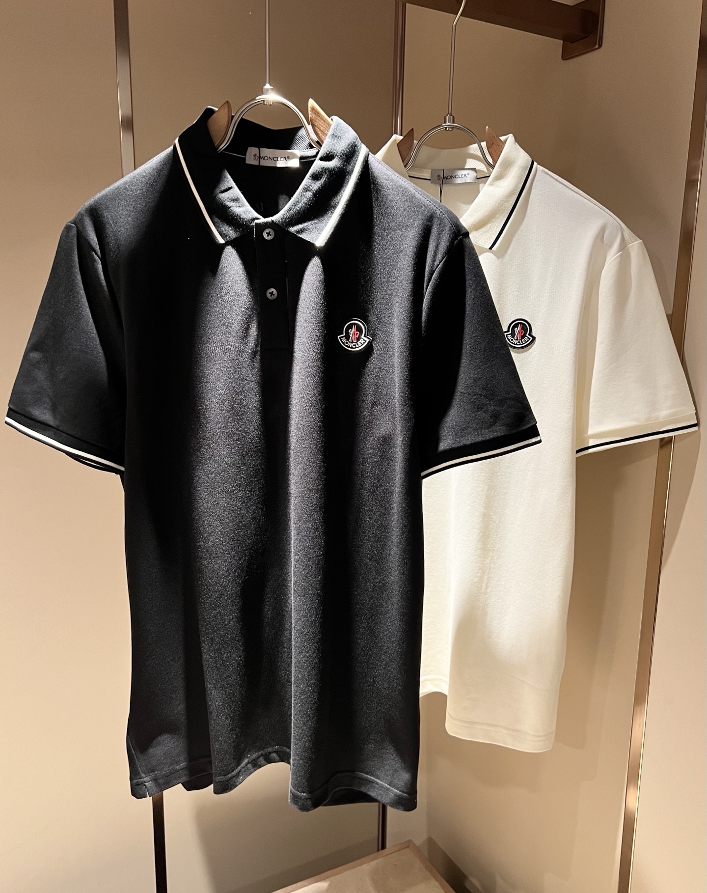  MON蒙**口2025春夏新款男士原单男士短袖POLO衫，贸易公司货，官网同步发售！此类型的基础单品是