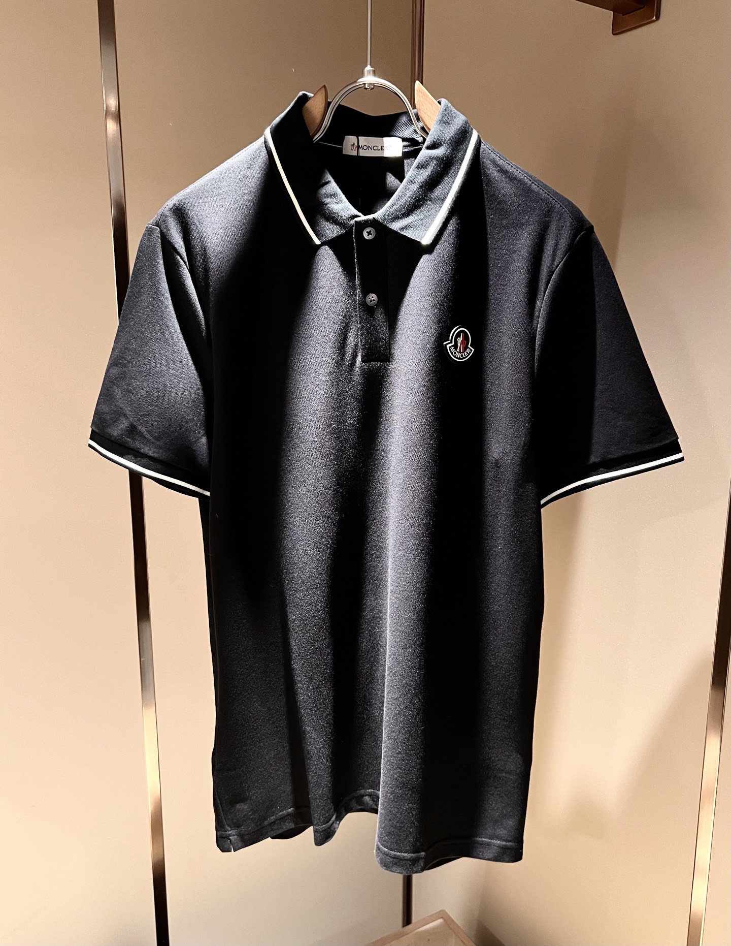  MON蒙**口2025春夏新款男士原单男士短袖POLO衫，贸易公司货，官网同步发售！此类型的基础单品是