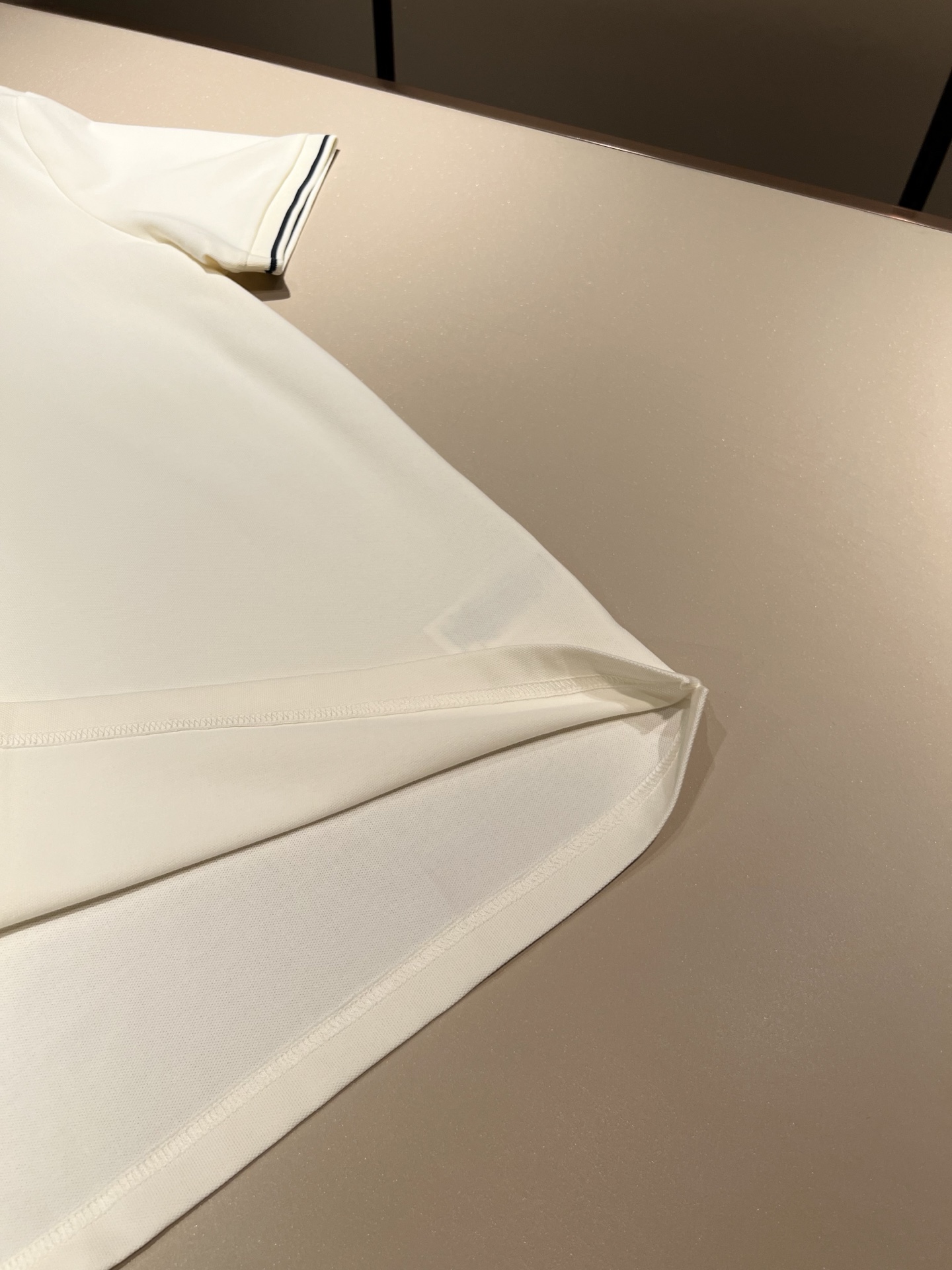  MON蒙**口2025春夏新款男士原单男士短袖POLO衫，贸易公司货，官网同步发售！此类型的基础单品是