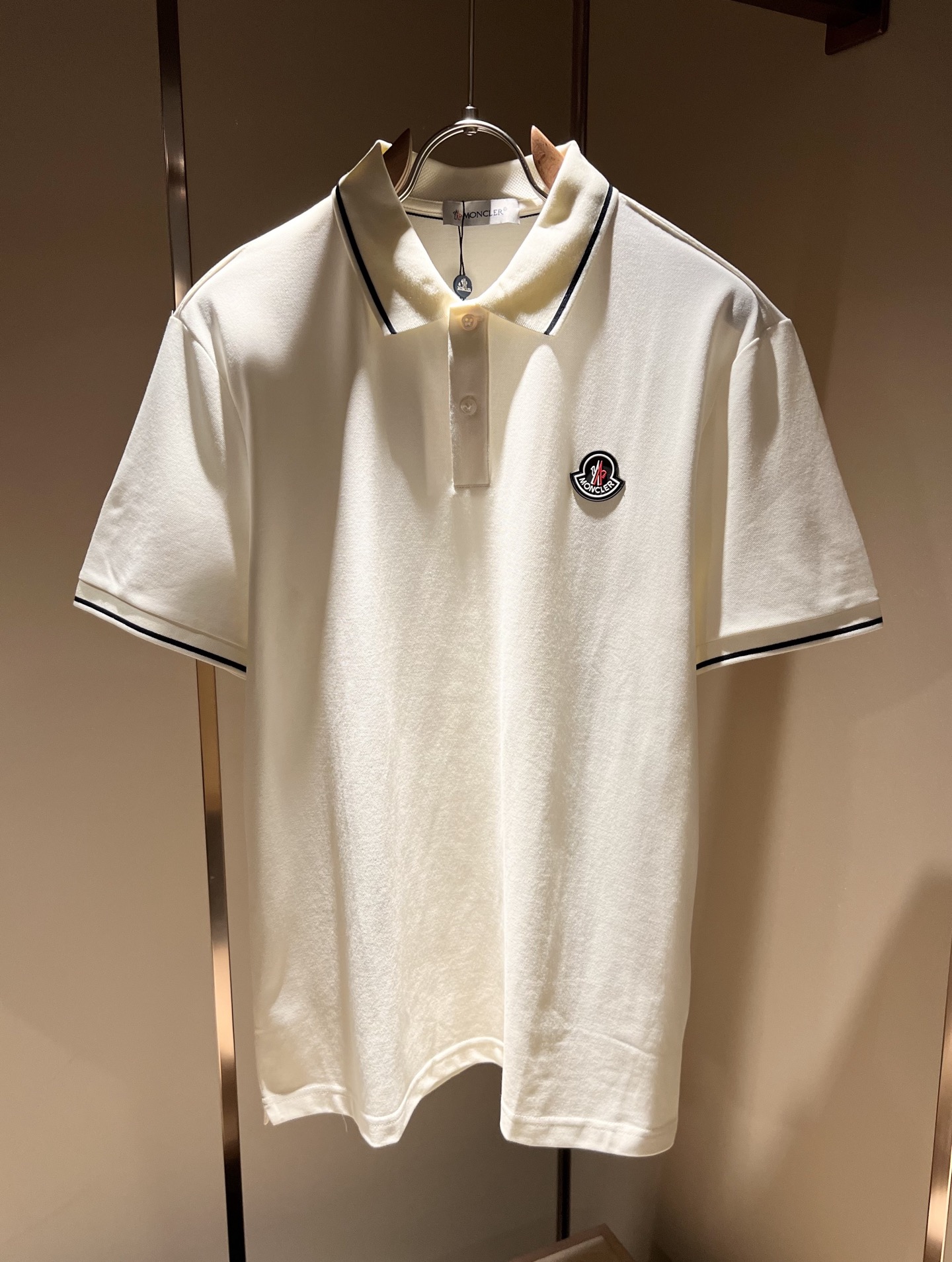  MON蒙**口2025春夏新款男士原单男士短袖POLO衫，贸易公司货，官网同步发售！此类型的基础单品是