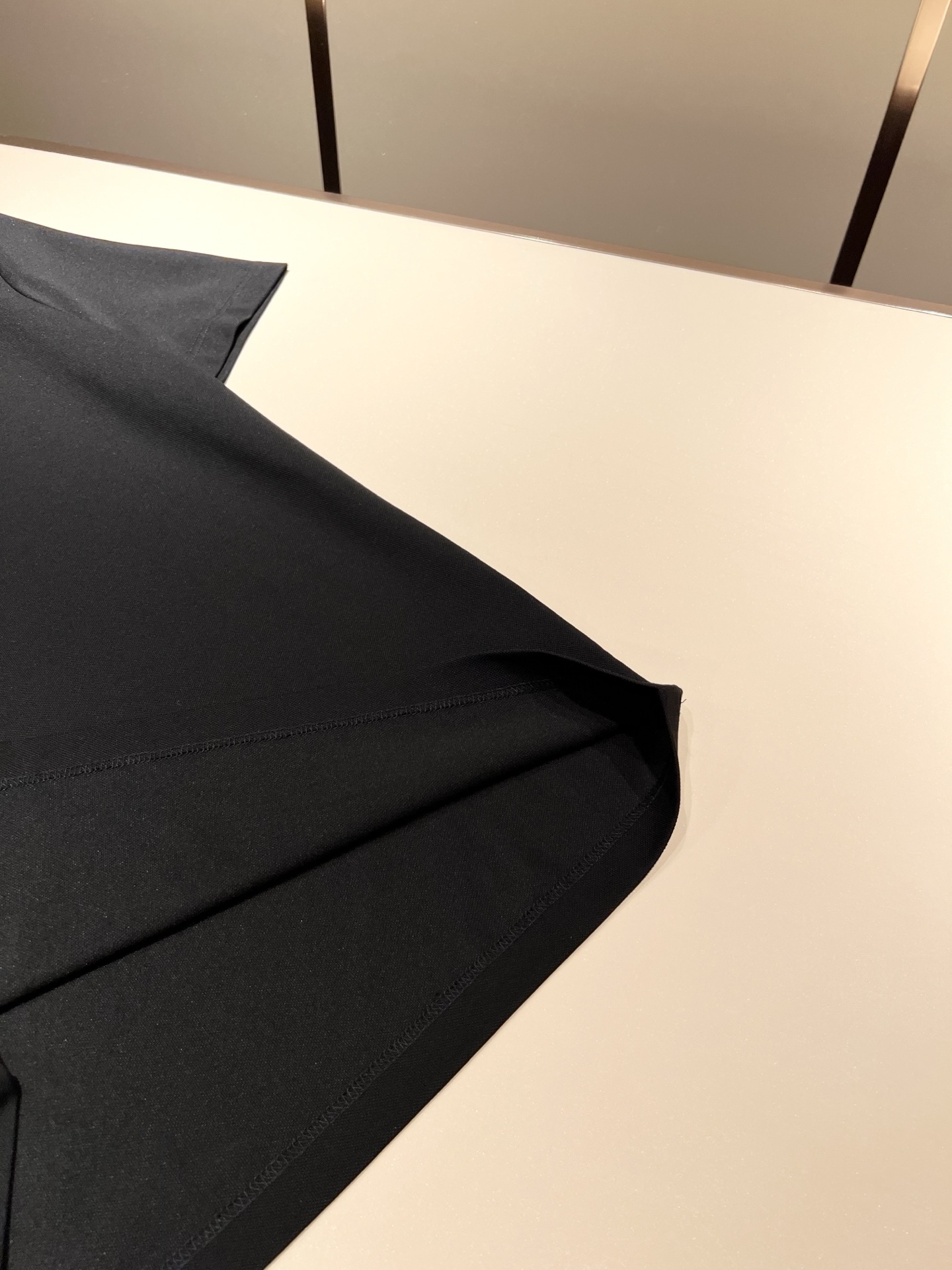  Bur*erry 巴*莉 2025春夏新款男士短袖Polo衫，品牌最新设计元素！既不单调也不复杂,恰到