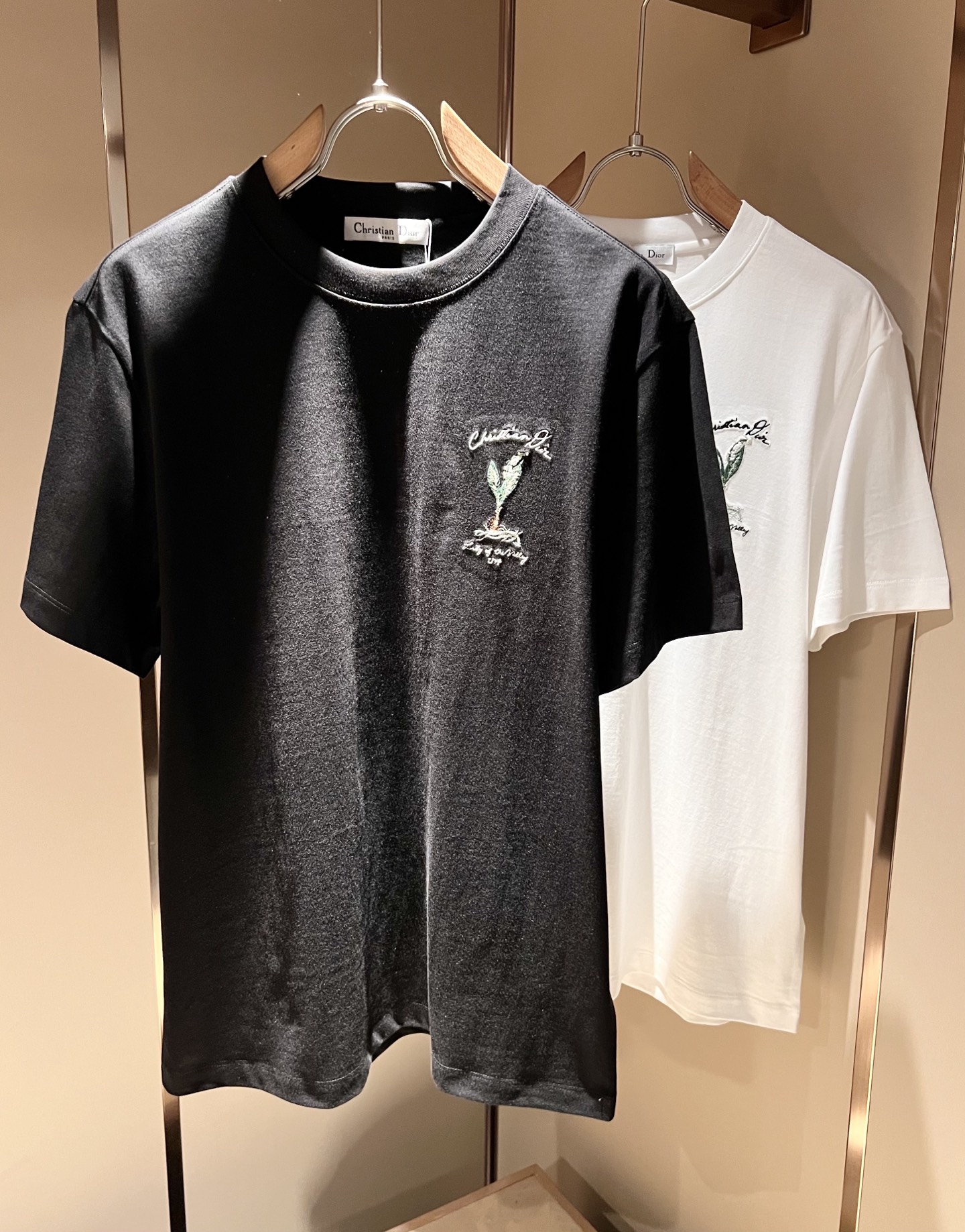  Dio*迪家 2025春夏新款男女同款👫短袖T恤，专柜同步发售！定制专属260克纯棉面料，定制原版工艺