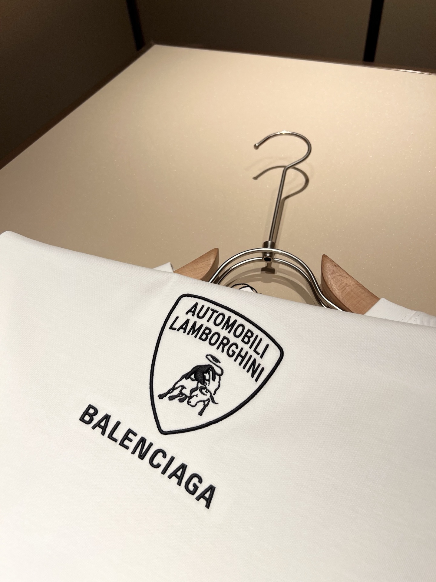  BALENCI*GA巴黎*家 2025春夏新款男女同款👫短袖T恤！走秀图案印花时尚休闲短袖T恤衫！设计