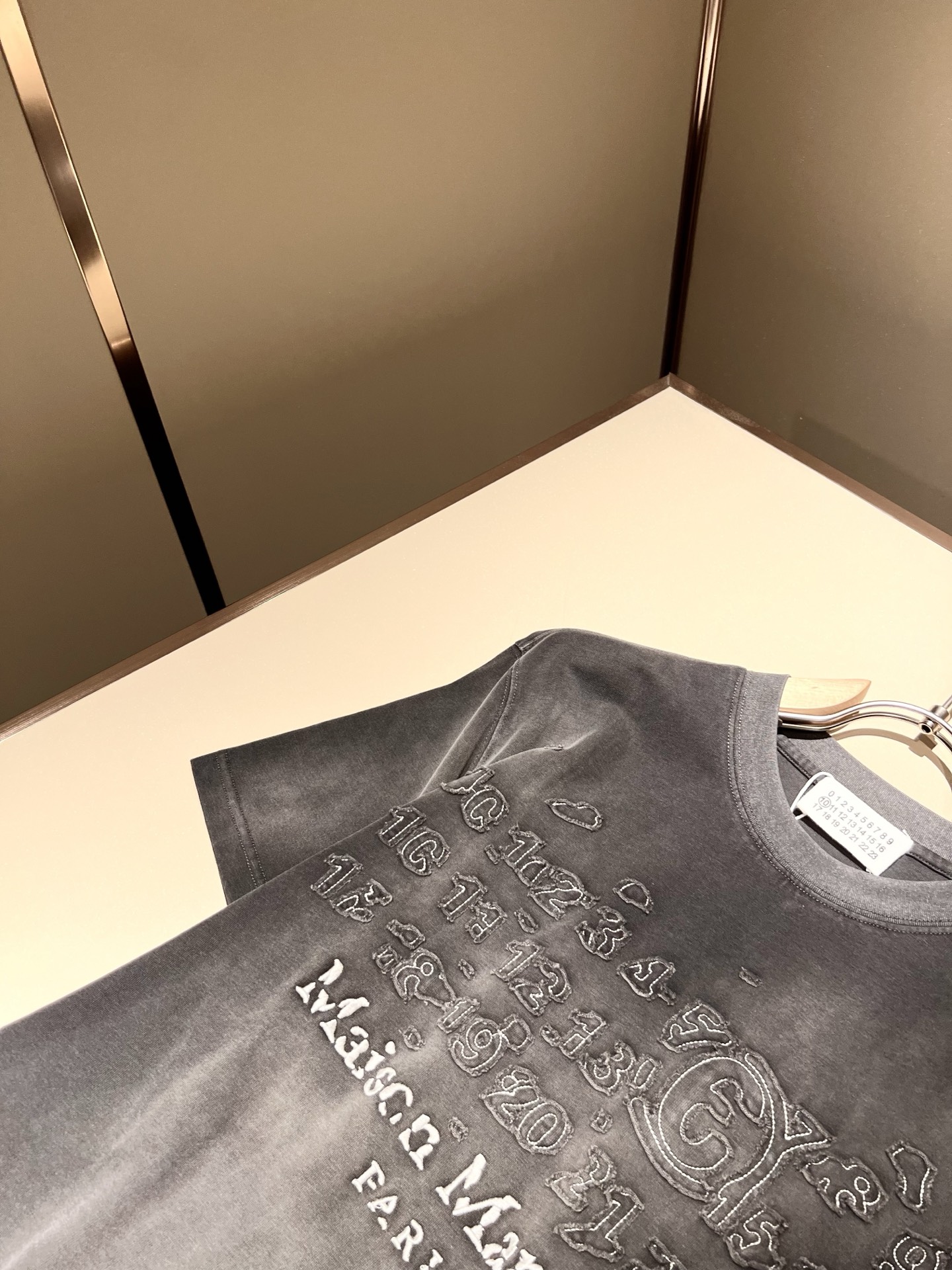   马吉拉 maison margiel 2025春夏新款男女同款👫短袖T恤，专柜同步发售！定制专属洗水