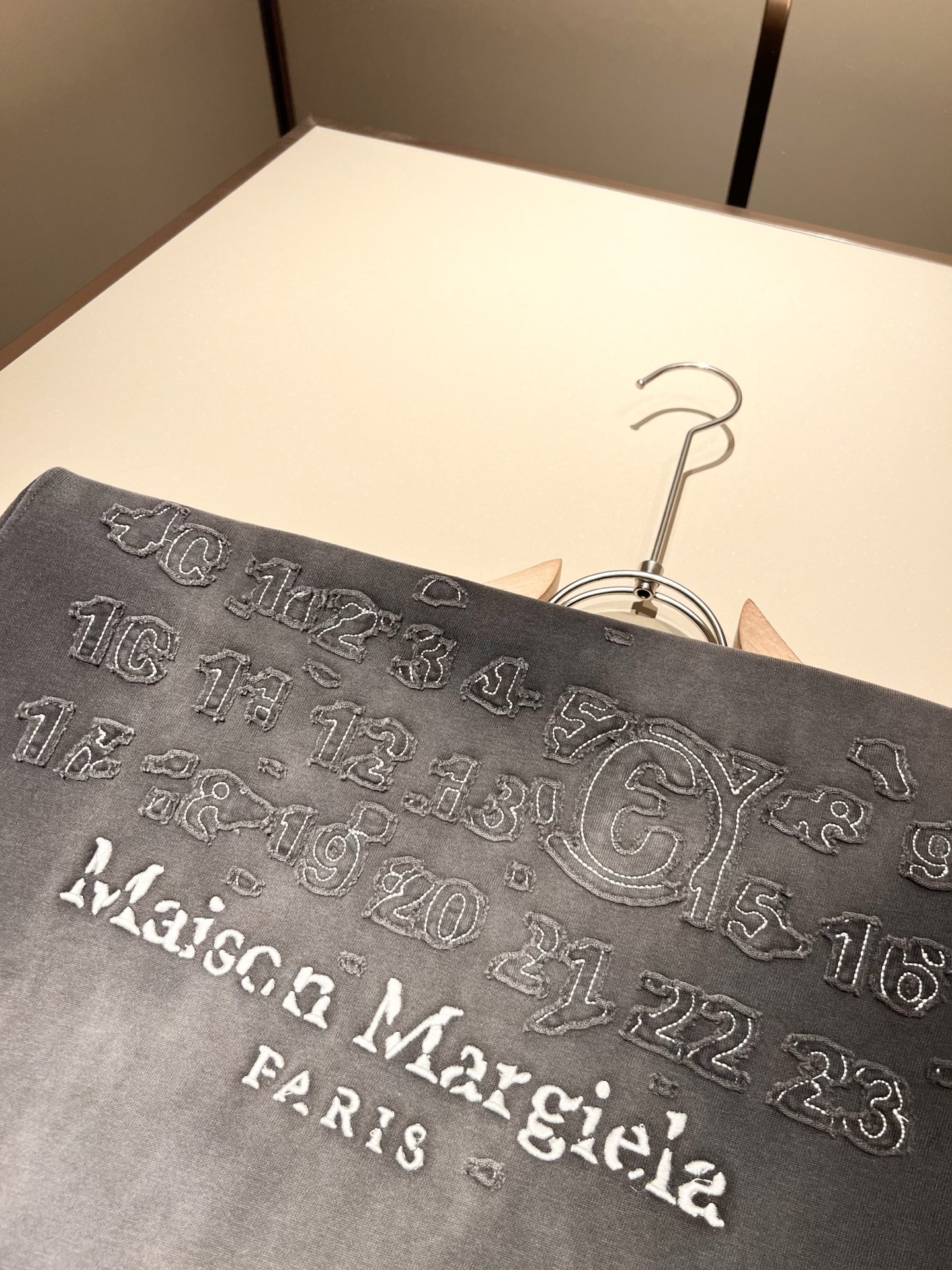   马吉拉 maison margiel 2025春夏新款男女同款👫短袖T恤，专柜同步发售！定制专属洗水