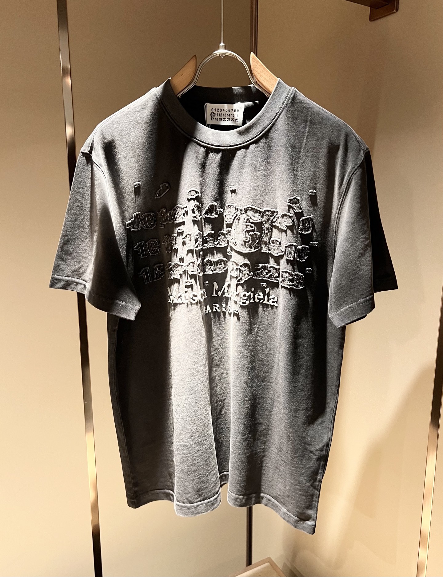   马吉拉 maison margiel 2025春夏新款男女同款👫短袖T恤，专柜同步发售！定制专属洗水