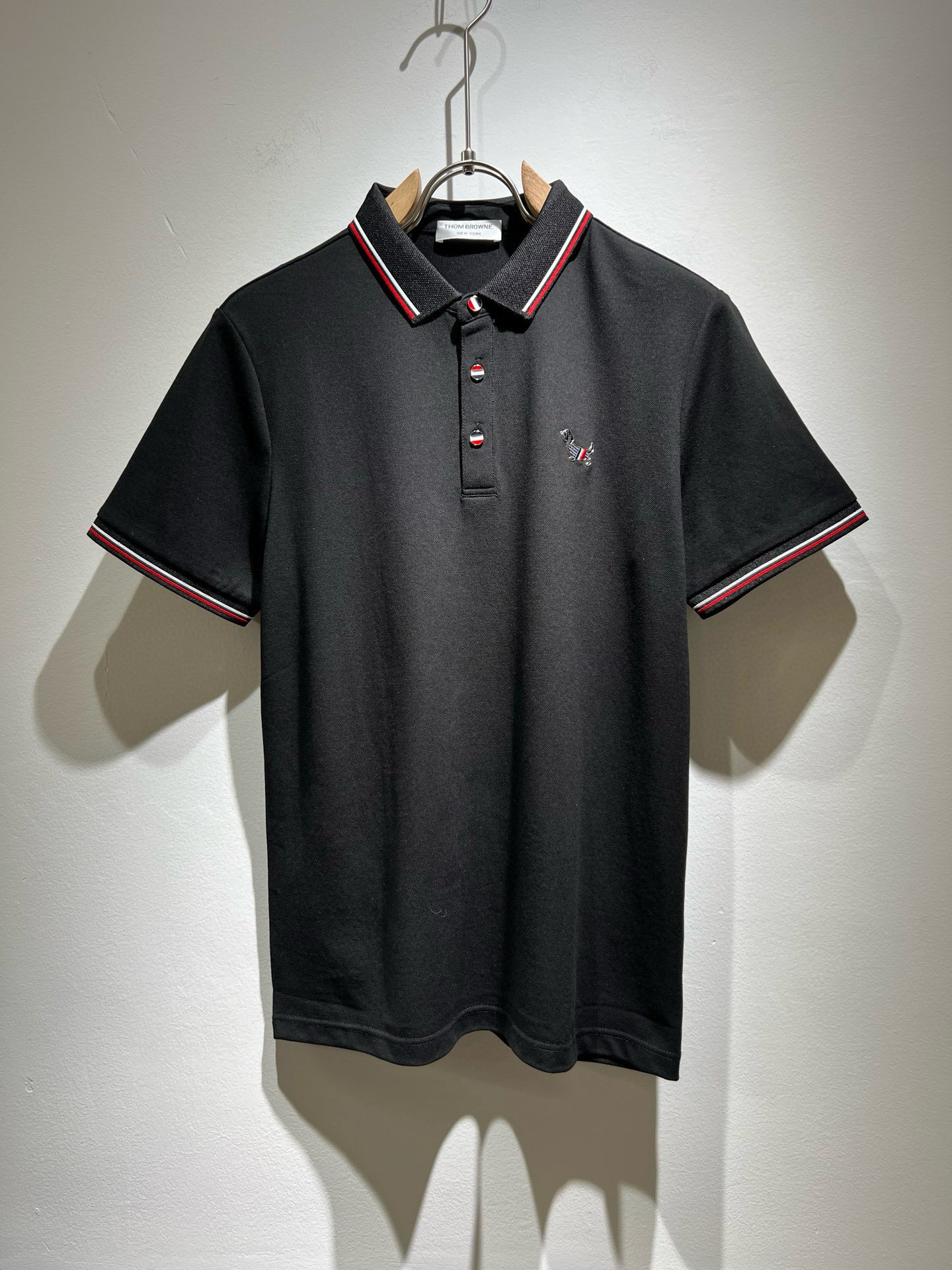 ThomBrow*e汤姆*朗 ~2025春夏新品!官网同步有售,休闲经典翻领短袖Polo衫,独特设计魅