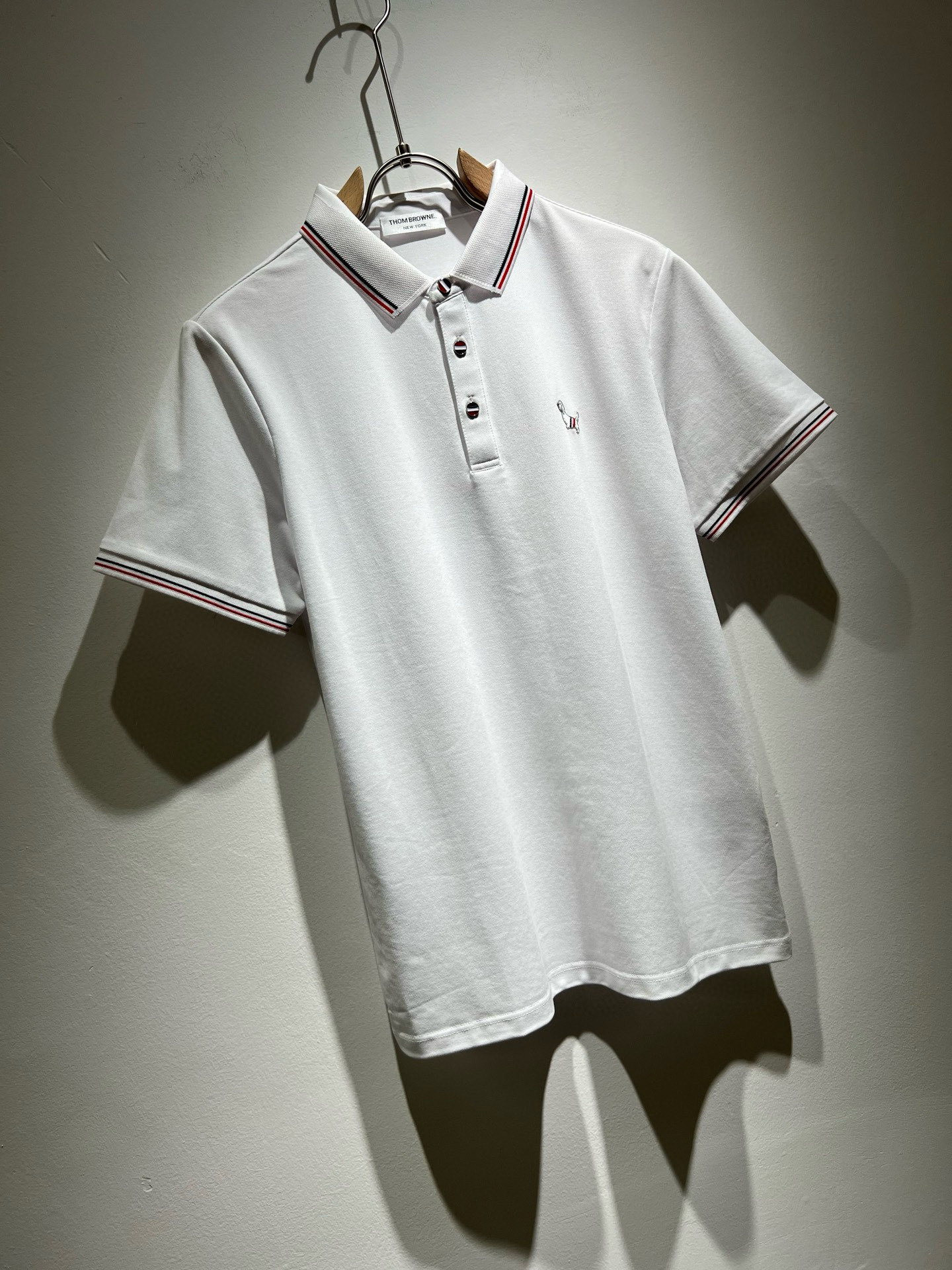 ThomBrow*e汤姆*朗 ~2025春夏新品!官网同步有售,休闲经典翻领短袖Polo衫,独特设计魅